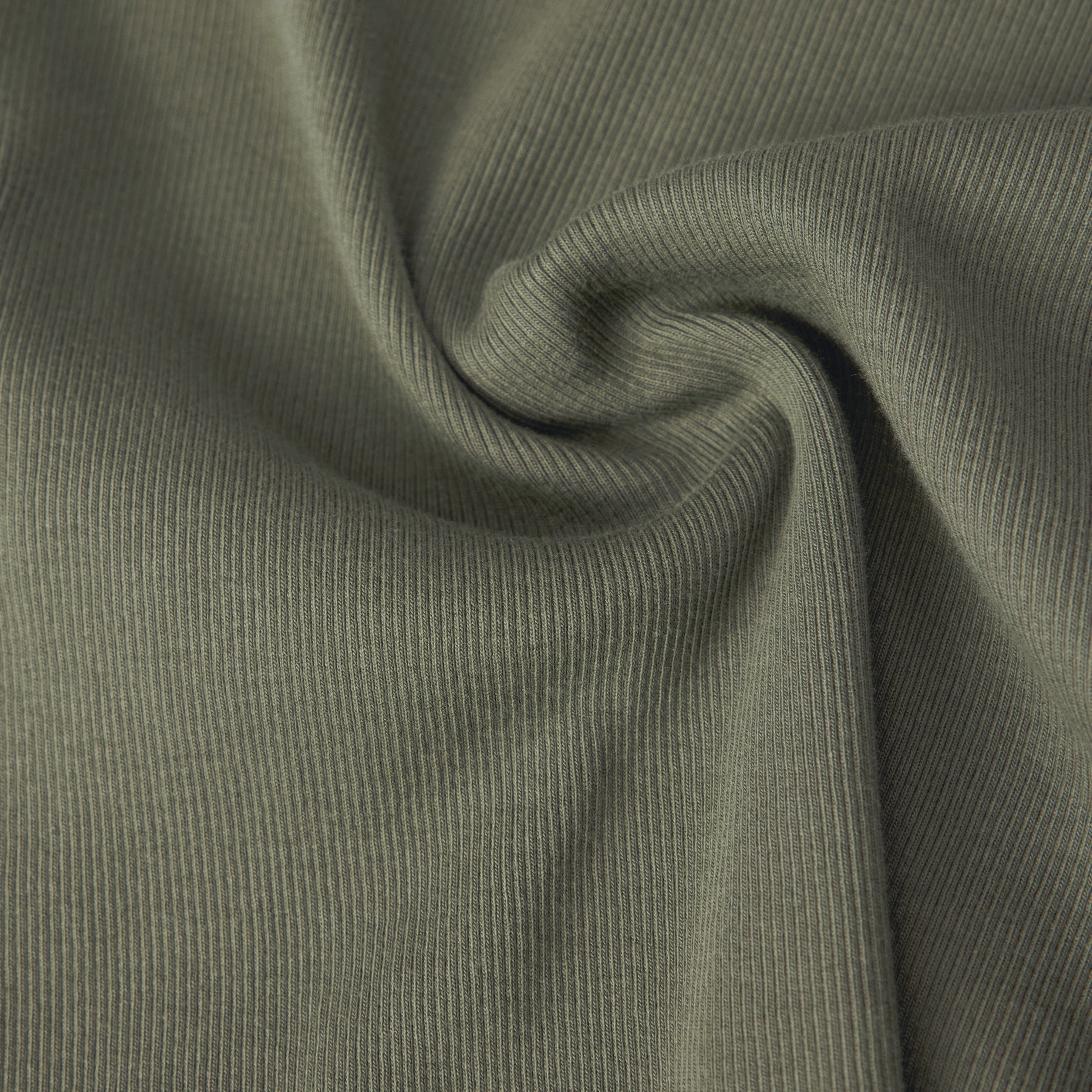 TAVIRA - Ribbed tank top with feminine round neckline - women - green - Materialbild (B2C)