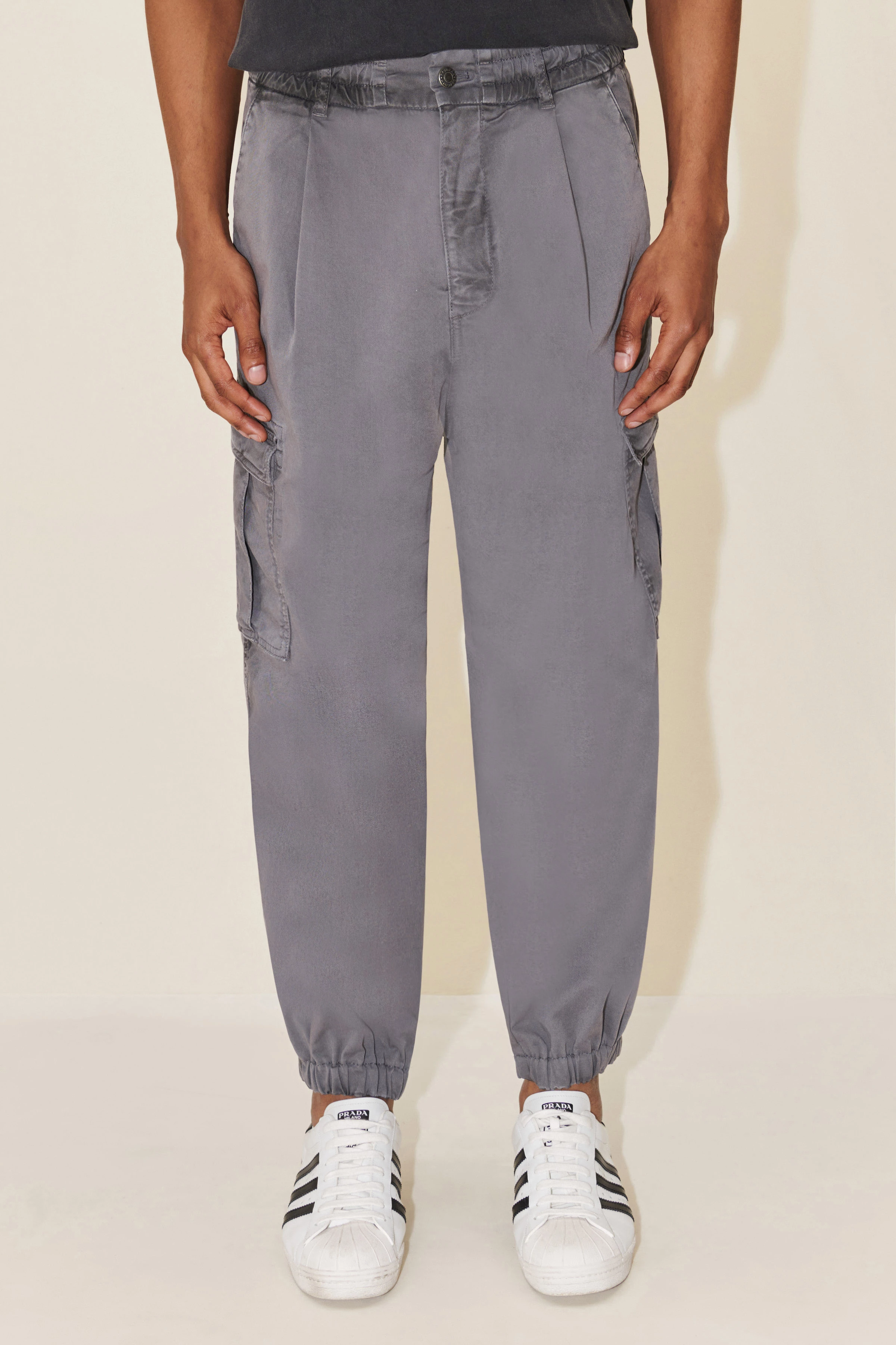 LIGRO - Utility pants with pleats in elastic cotton - men - grey - Frontansicht