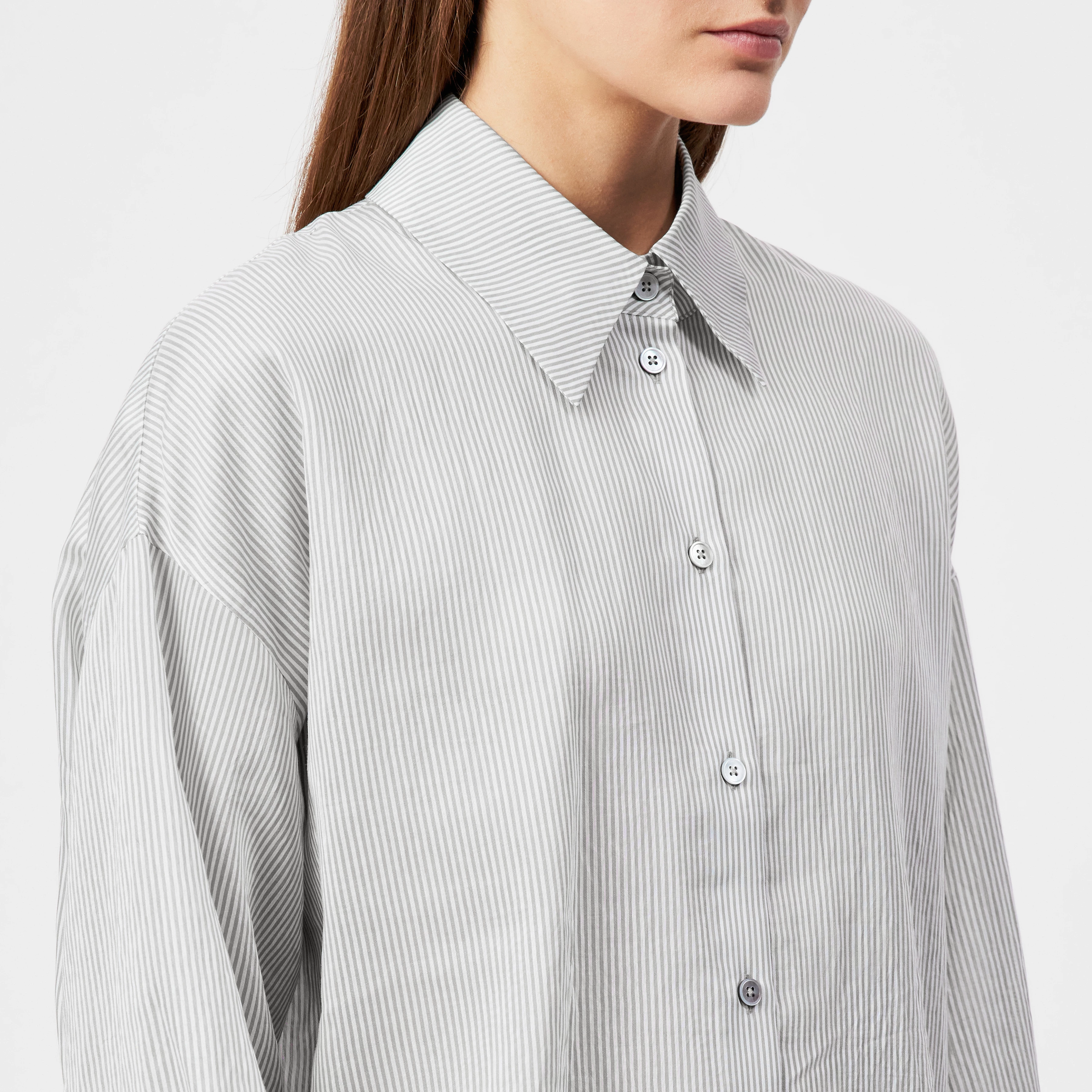 LYNDARA - Casual shirt blouse, quality stripe design. - women - beige - Detailansicht am Model