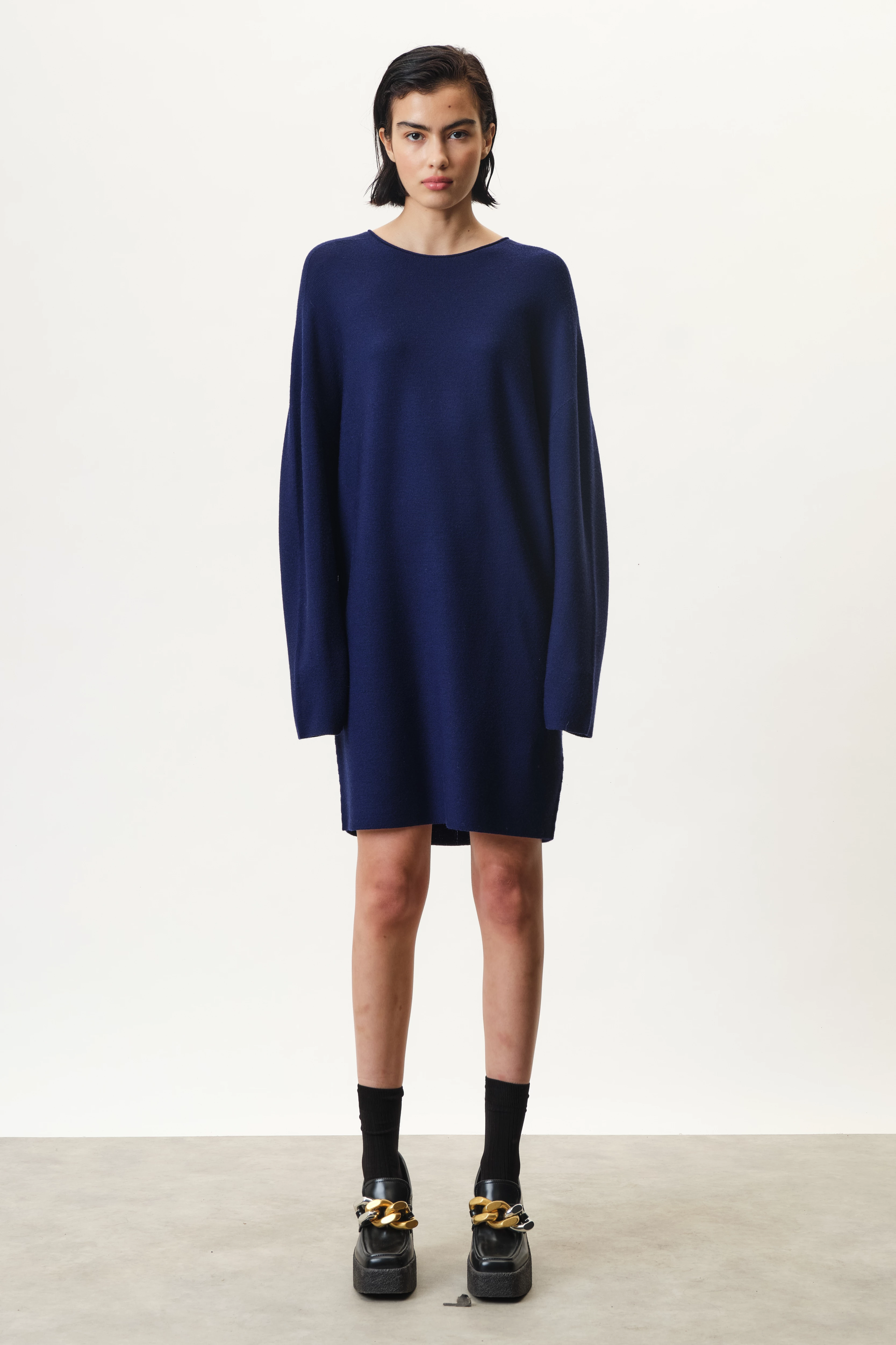 KADYRA - Minikleid mit Langarm in Merinowolle - Damen - blau - Ganzkörper-Frontansicht