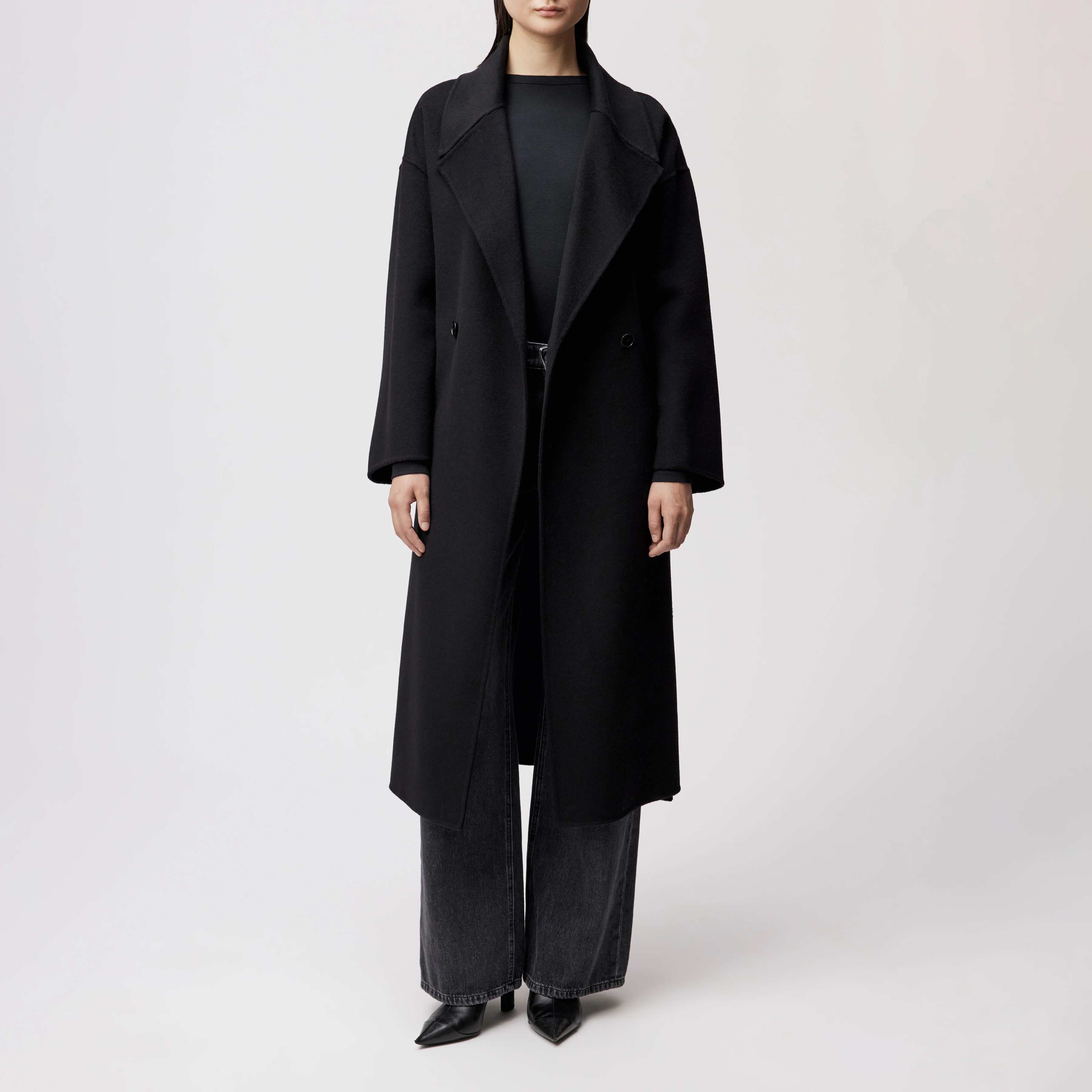 BUDBY_2 - Hüllenmantel mit Bindegürtel in Woll-Doubleface - Damen - schwarz - Ganzkörper-Frontansicht