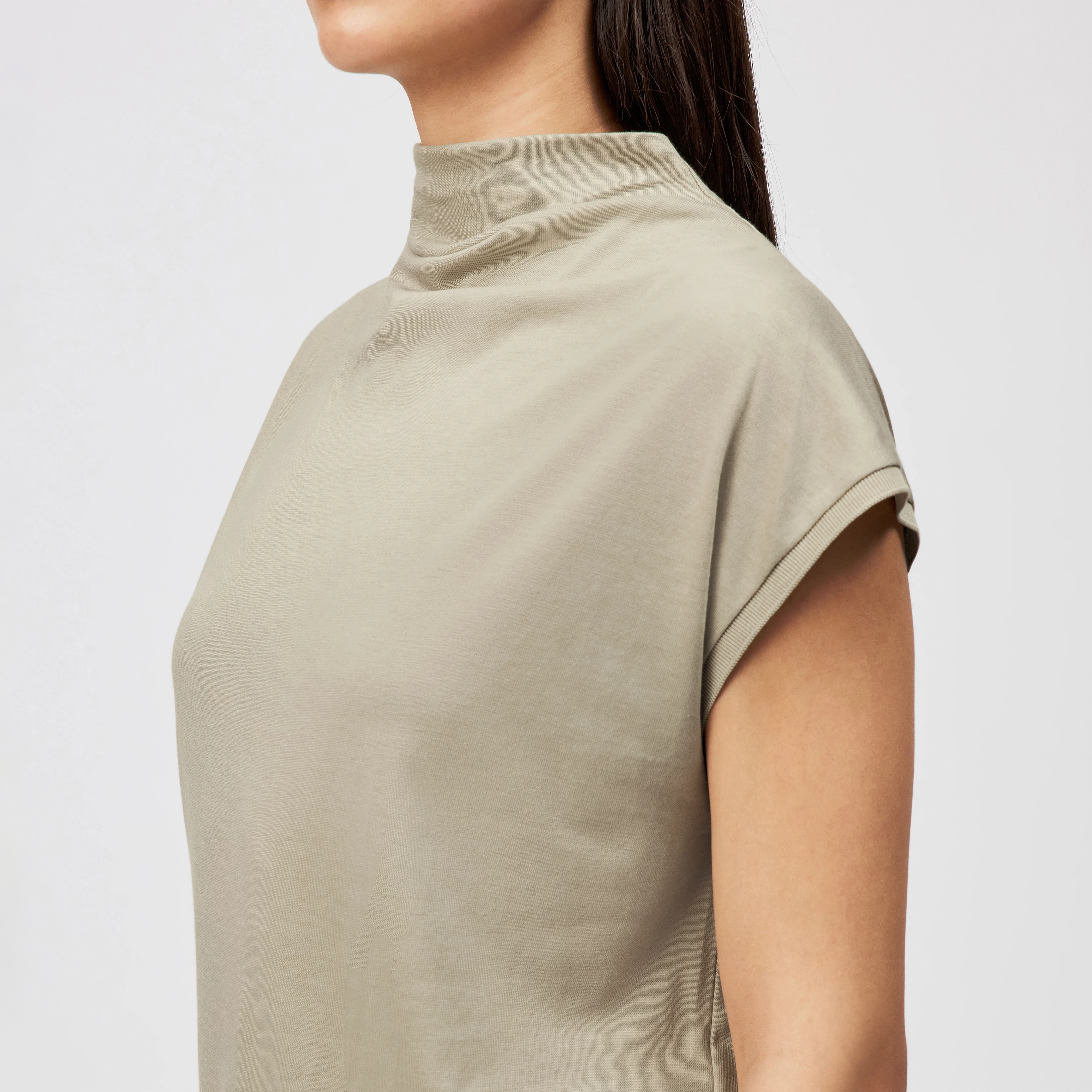 SOLEMNO - T-shirt with cowl neck in lyocell blend - women - beige - Detailansicht am Model