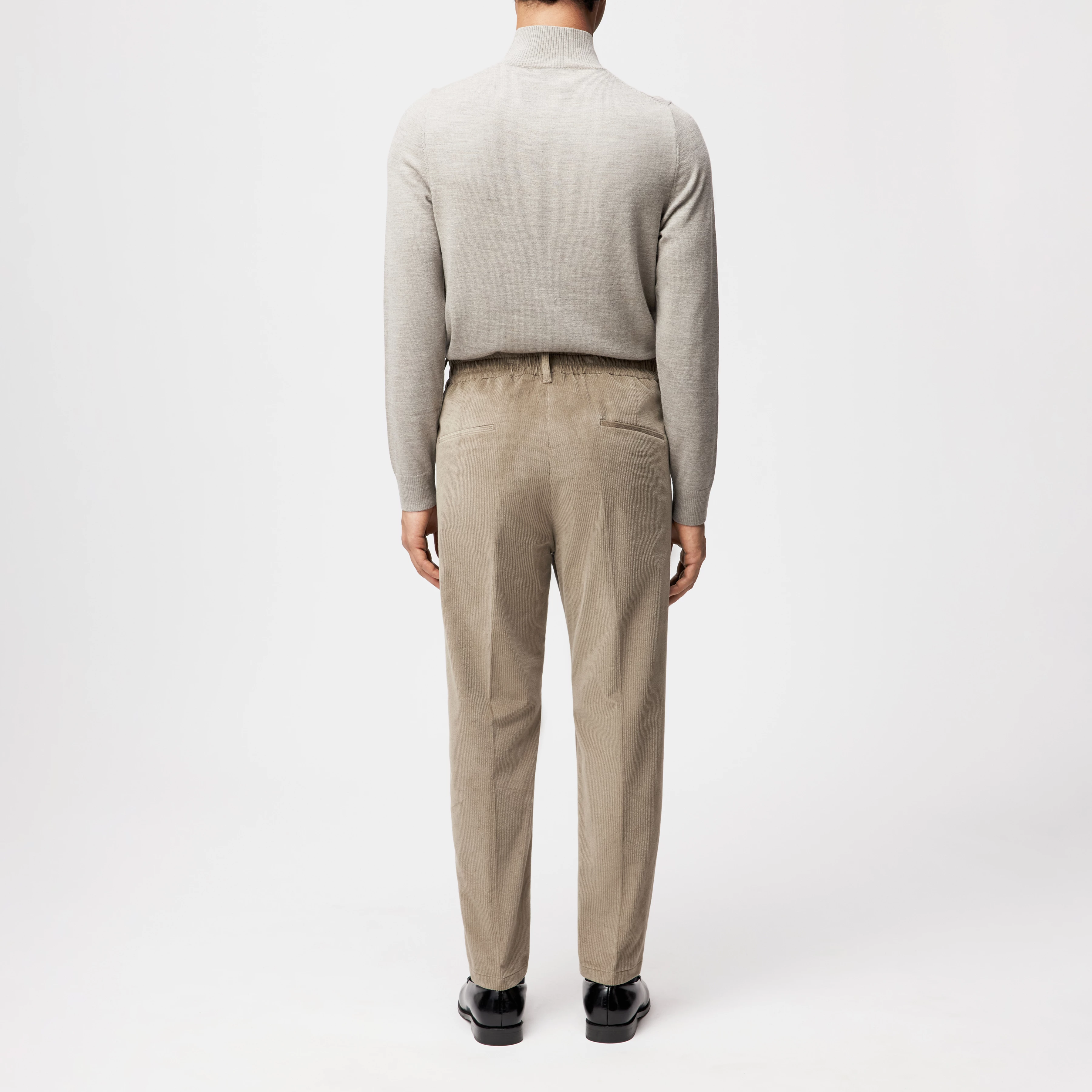 CHASY - Casual Hose mit Bundfalte in Baumwoll-Cord - Herren - braun - Rückansicht