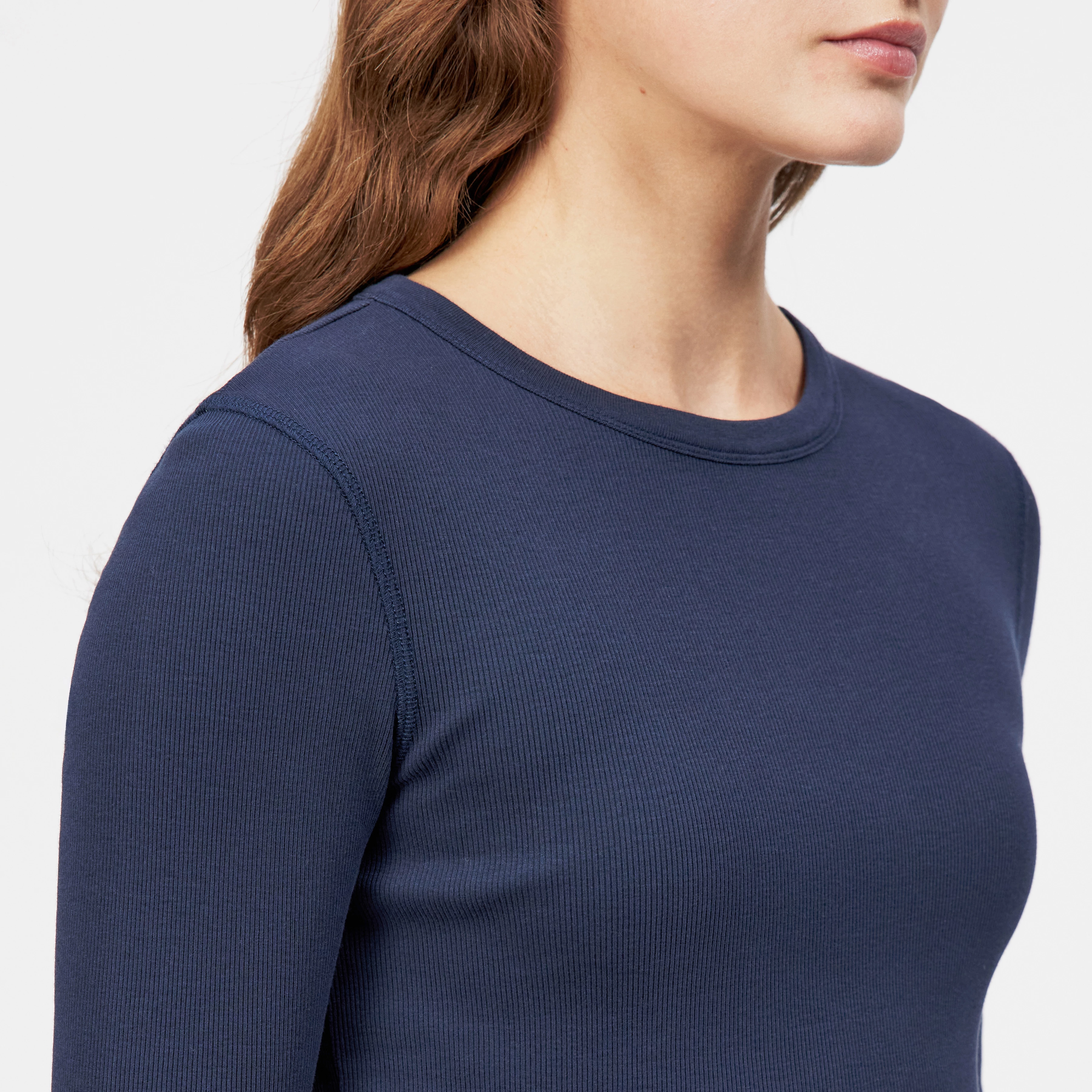 SELAY - Haut étroit en coton côtelé - women - bleu - Detailansicht am Model