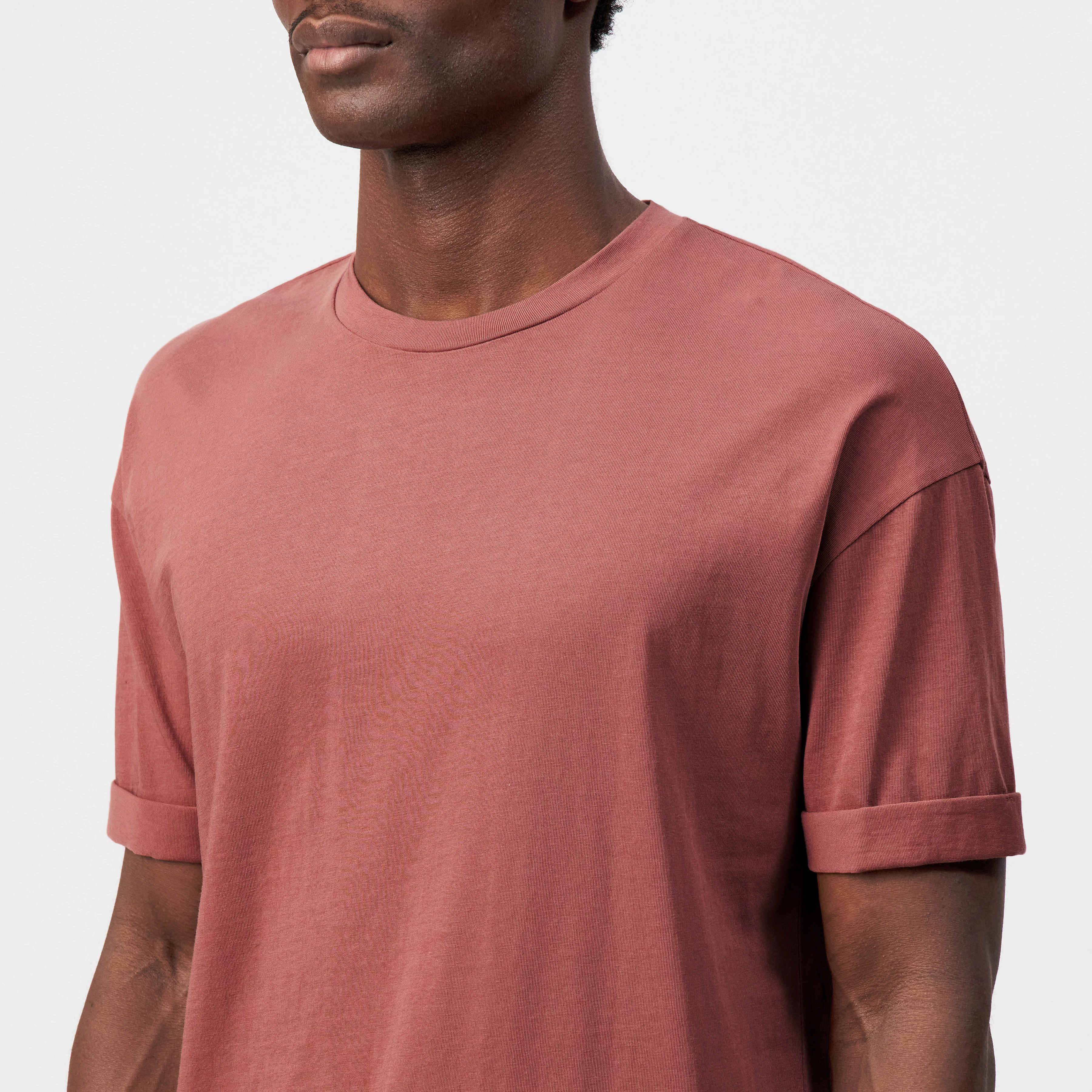 THILO - Relaxed fit T-shirt in pure cotton - men - orange - Detailansicht am Model