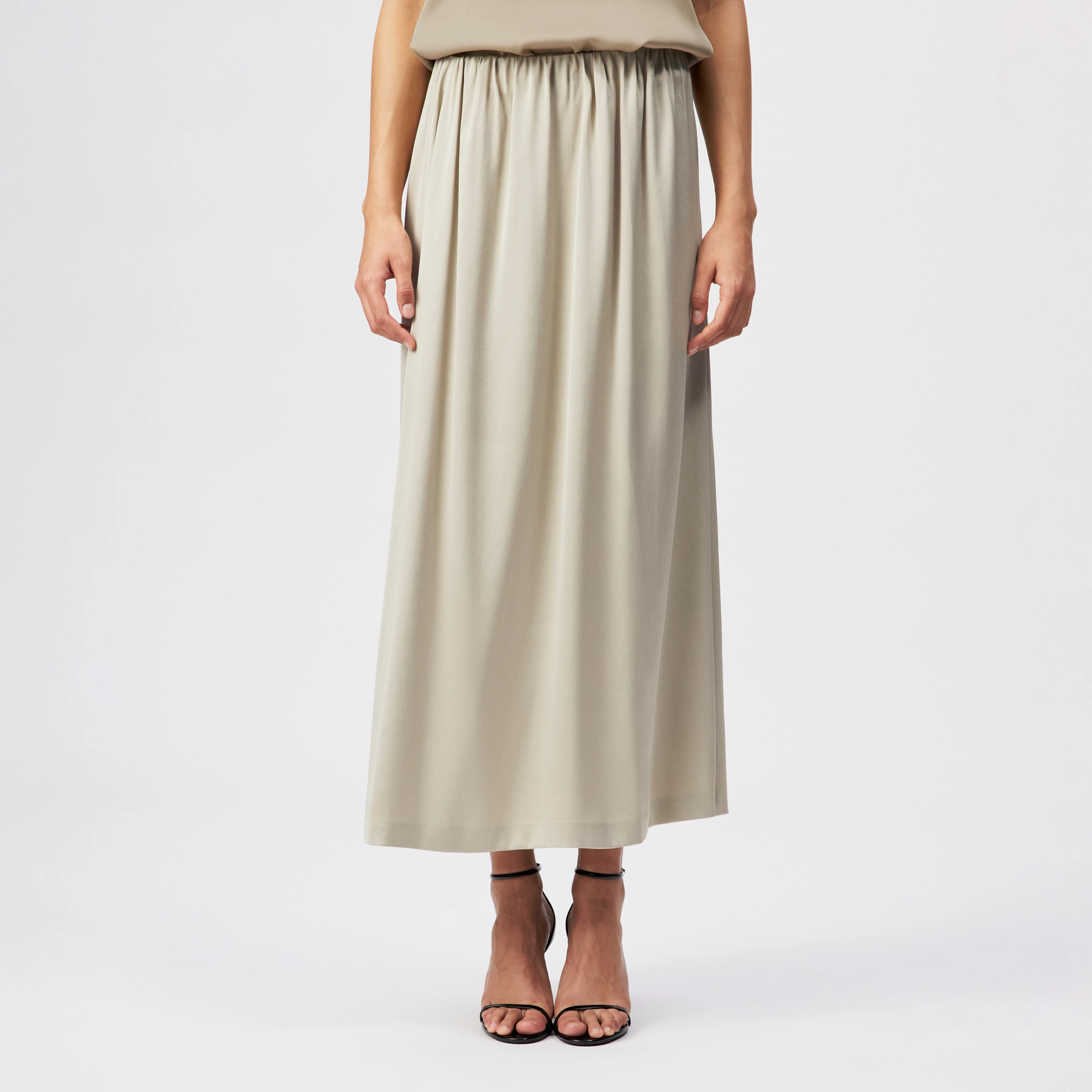 IDONEA - Mid-length skirt with elasticated waistband in satin - women - beige - Frontansicht