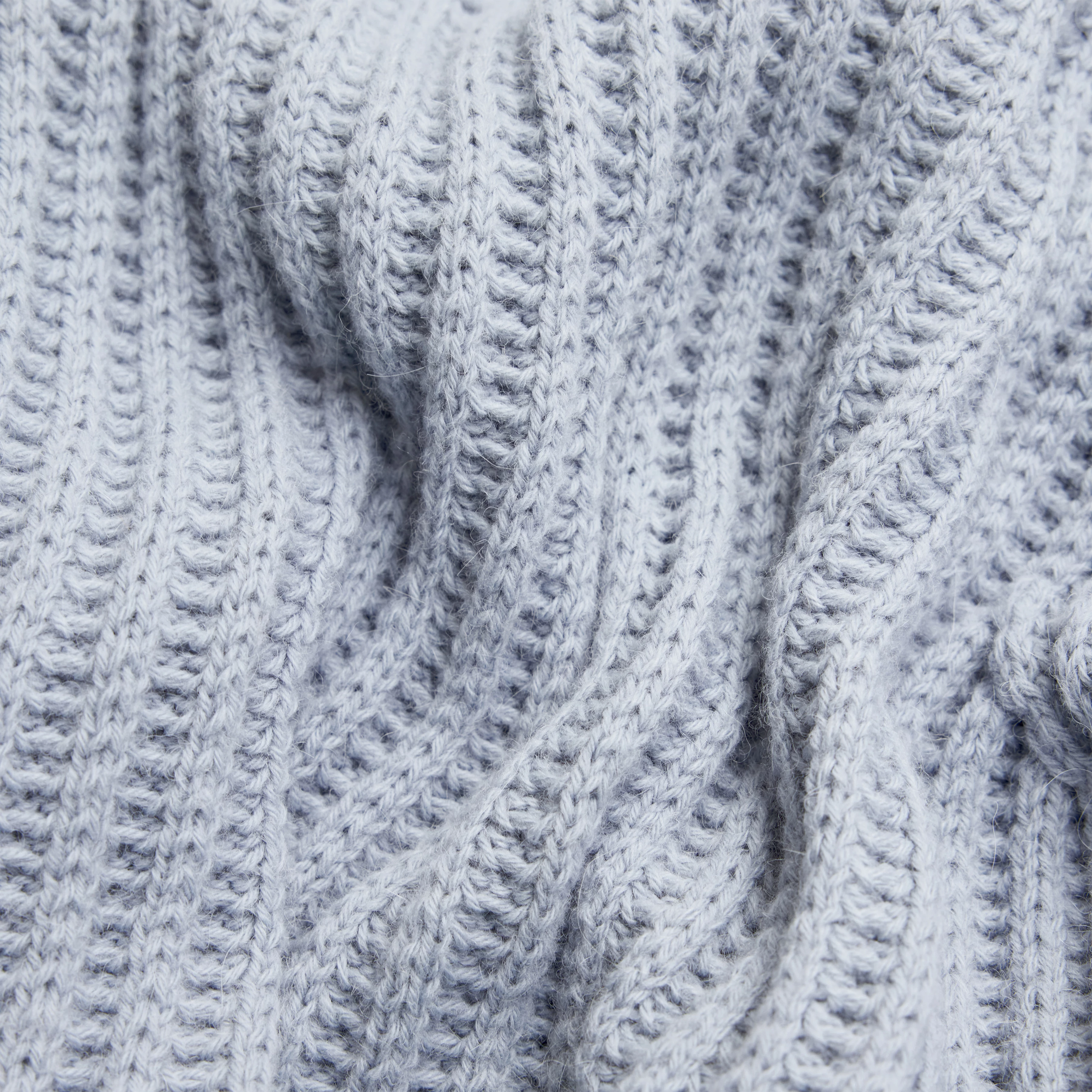 IMENY - Cropped jumper in wool and alpaca blend - women - blue - Materialbild (B2C)