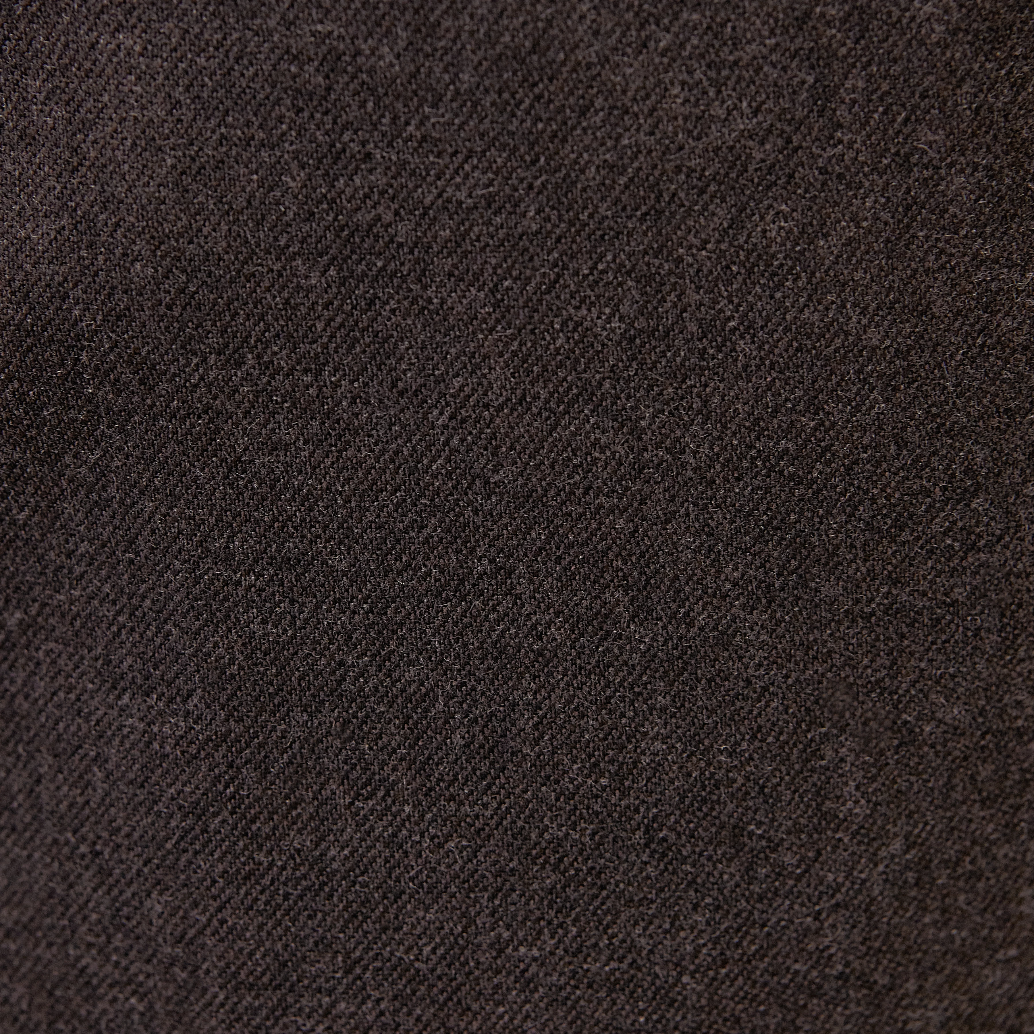 AJEND_RGLR - Tailored trousers in twill look - men - brown - Materialbild (B2C)