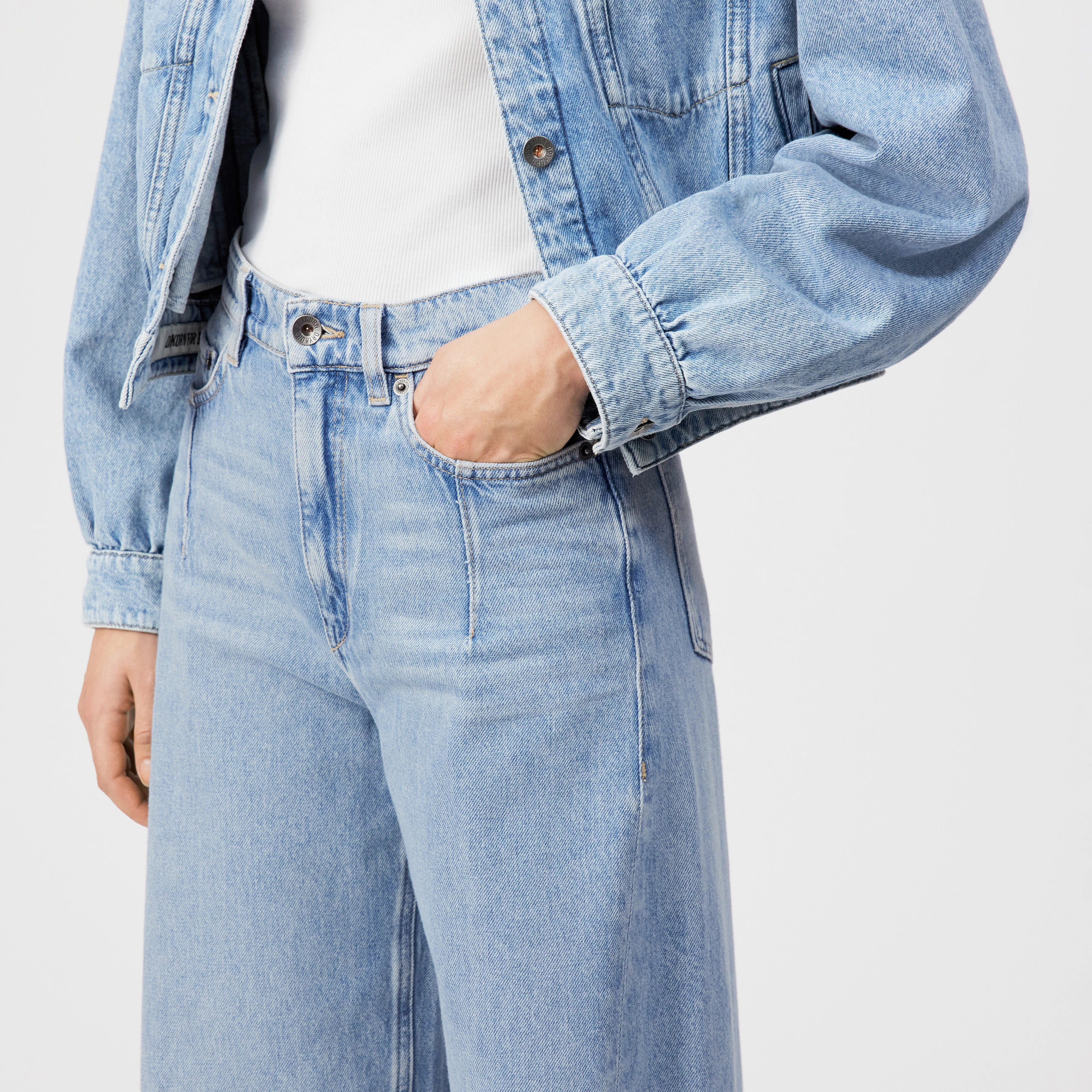 LIABLE - Relaxed Fit buks i blødt denim - women - blå - Detailansicht am Model