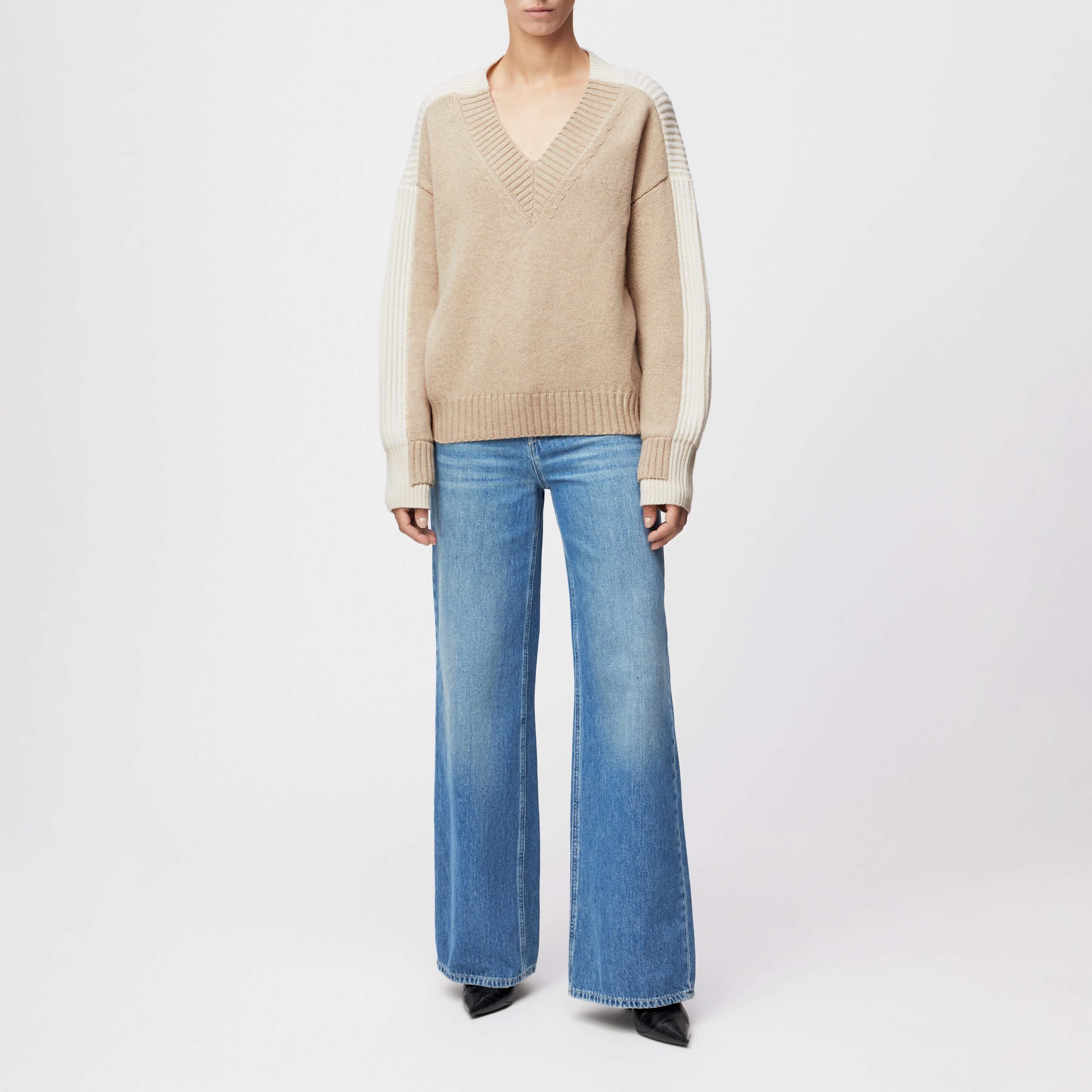 PASELIA - Oversized Pullover in Schurwolle - Damen - beige - Ganzkörper-Frontansicht