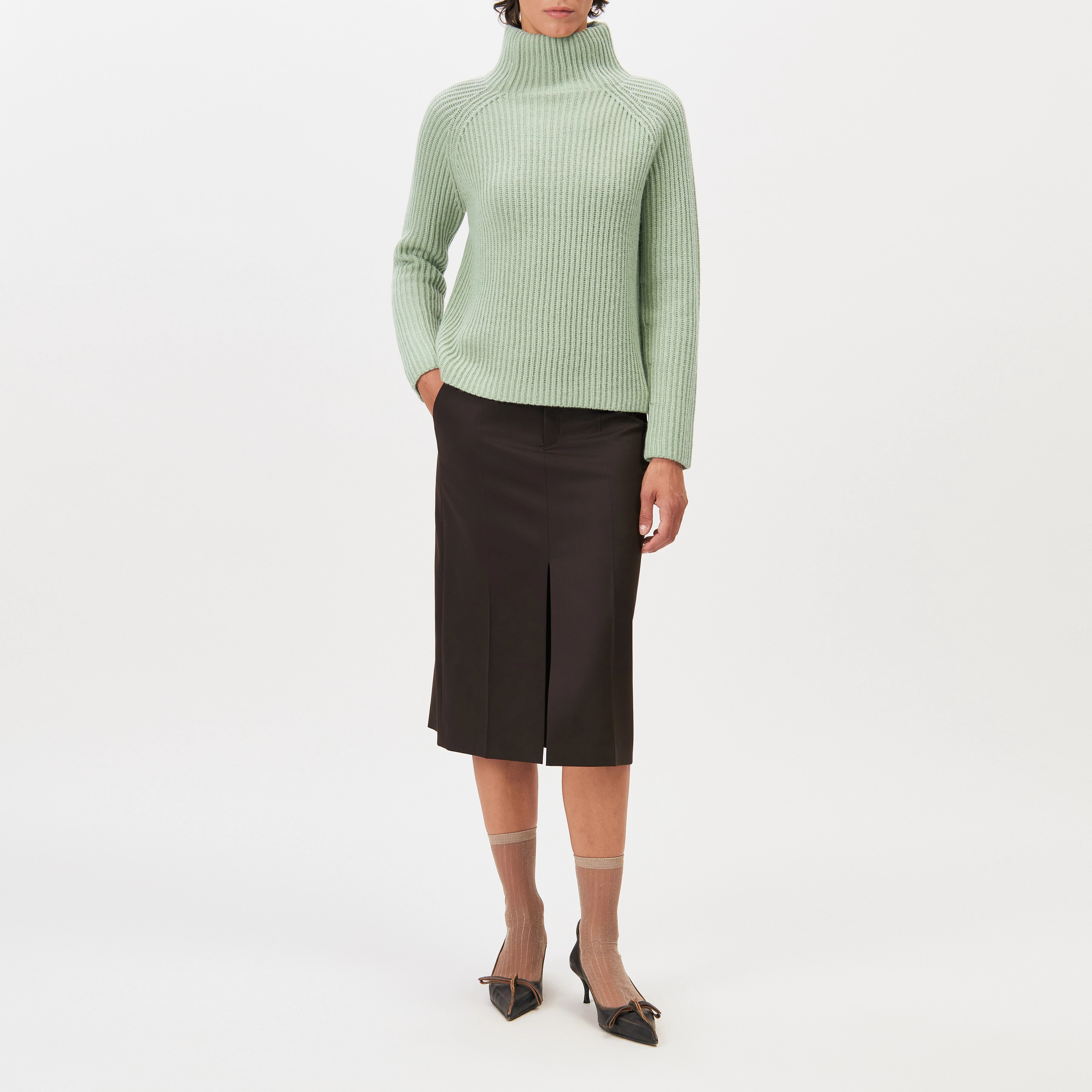 ARWEN - Rollkragenpullover in Woll-Alpakamix - Damen - grün - Ganzkörper-Frontansicht