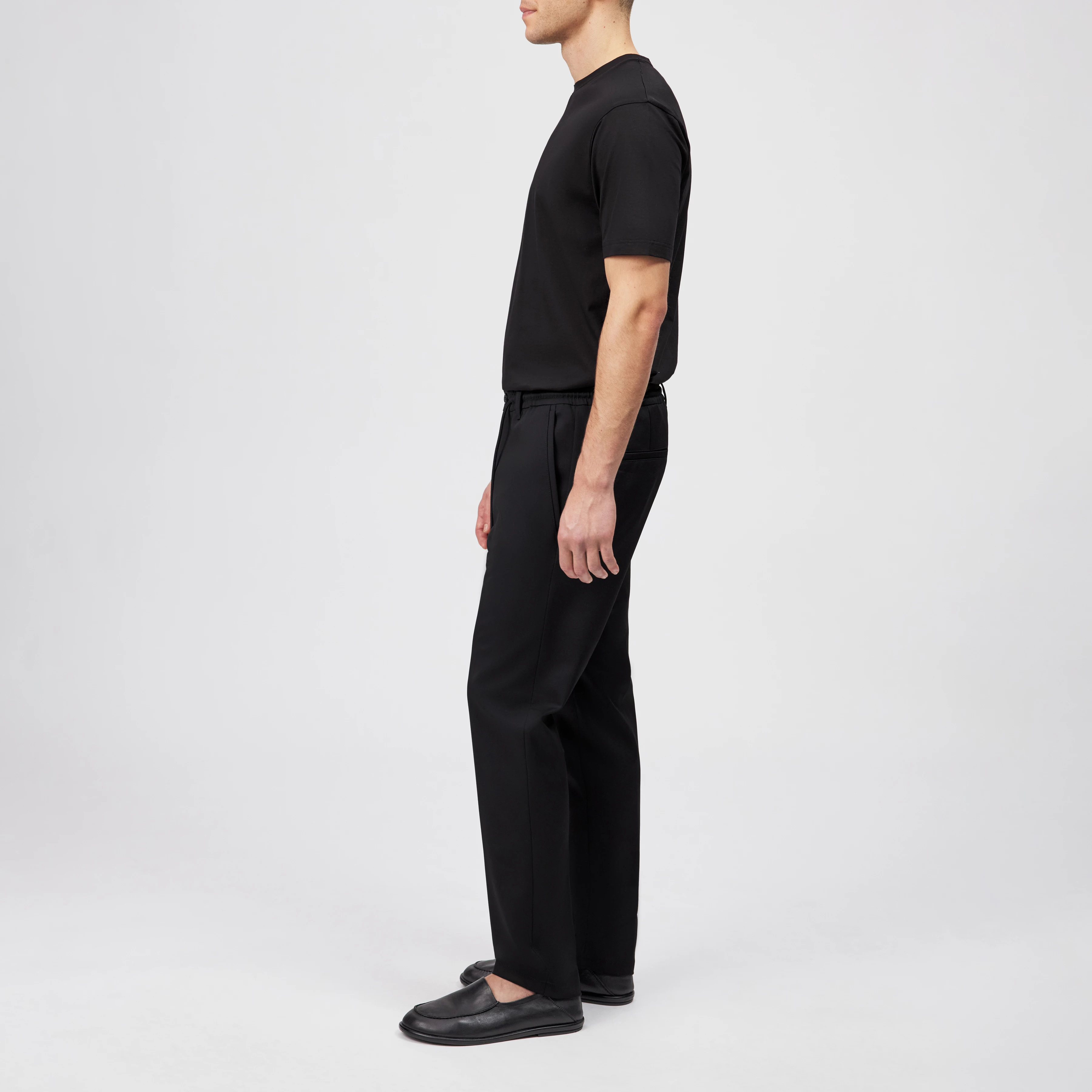 DEGER - Pantalon jogger à cordon en mélange viscose - men - noir - Seitenansicht