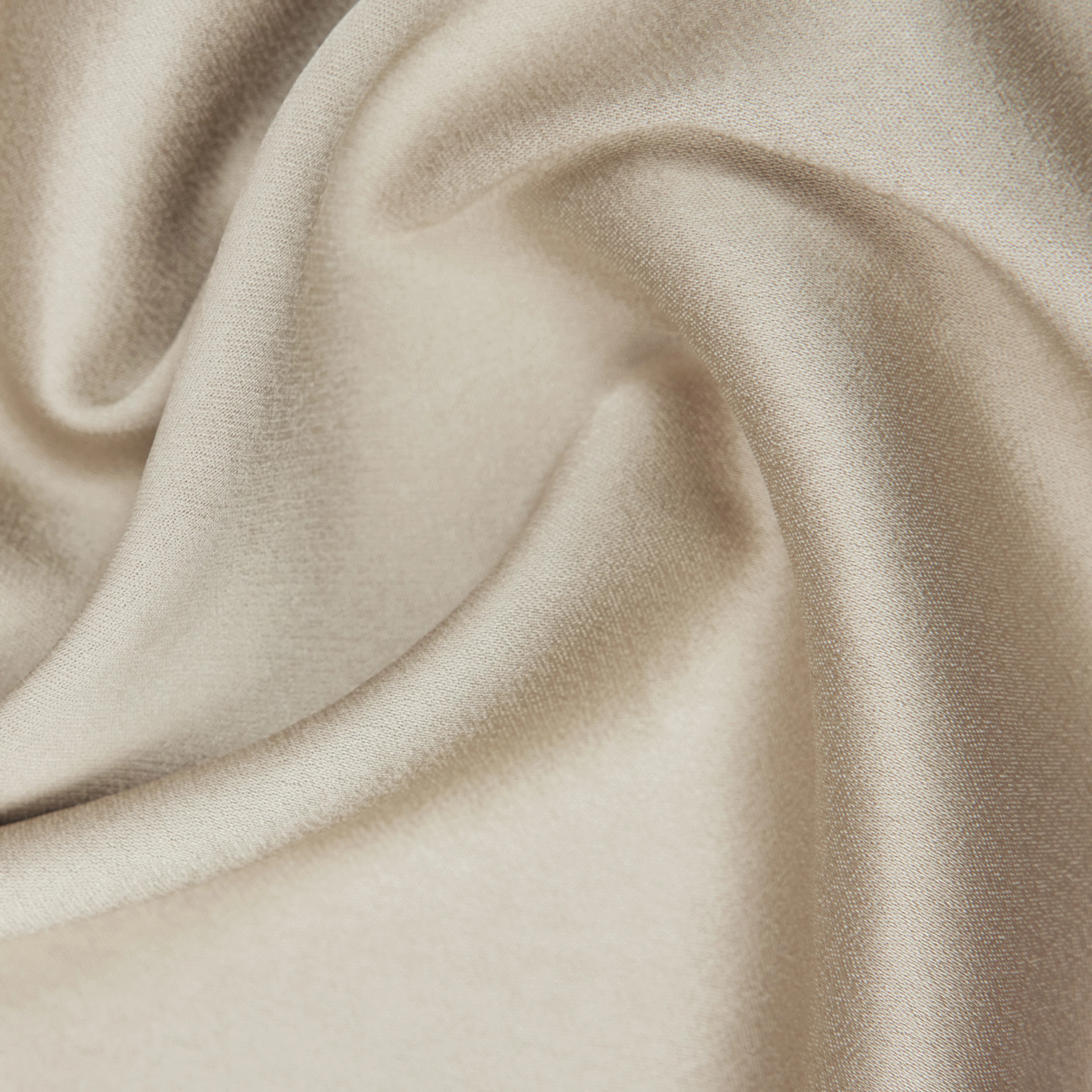 TIVONA - Satin maxi dress with short sleeves - women - beige - Materialbild (B2C)