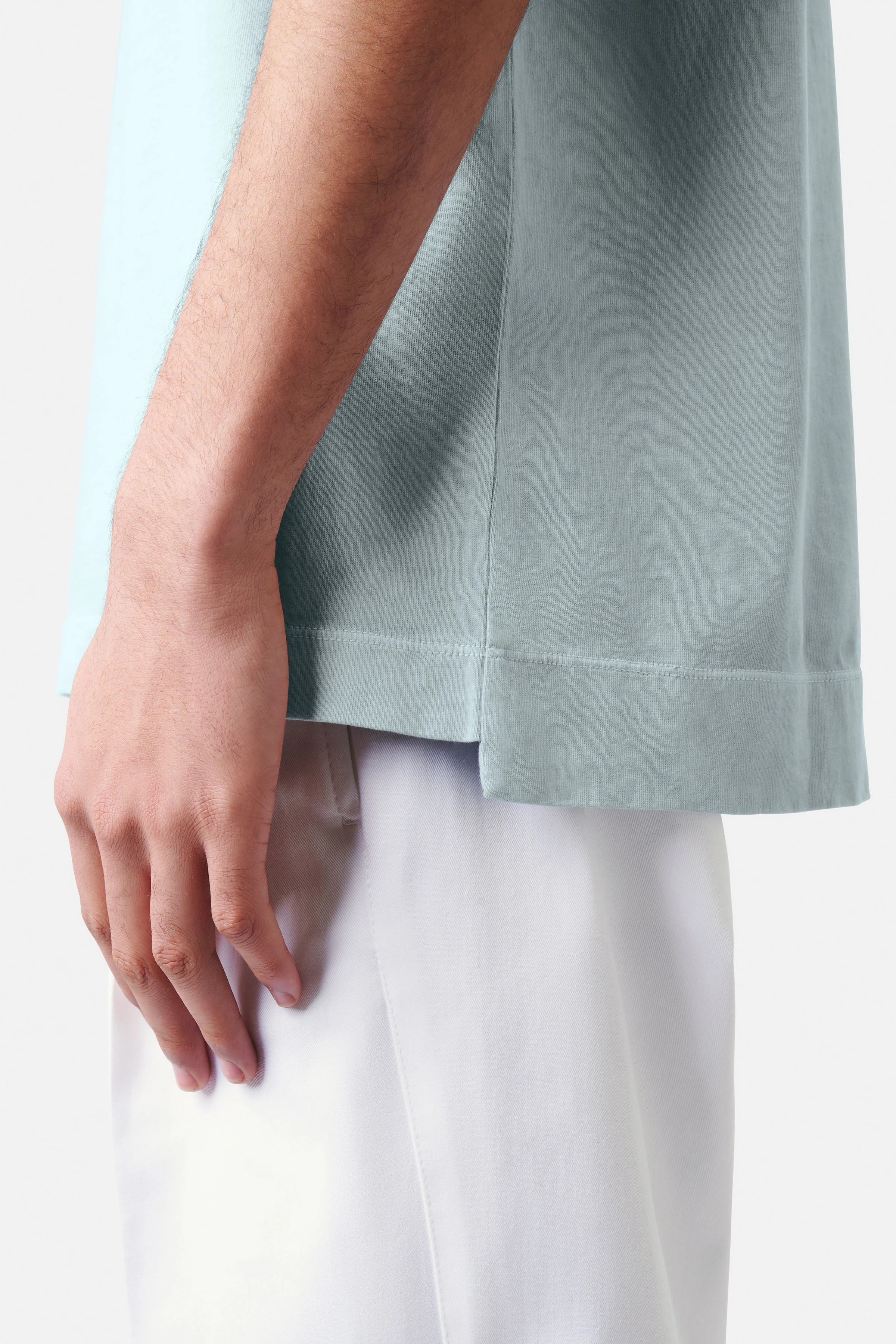 EROS - t-shirt with rolled edge in a washed look - men - blue - Detailansicht am Model