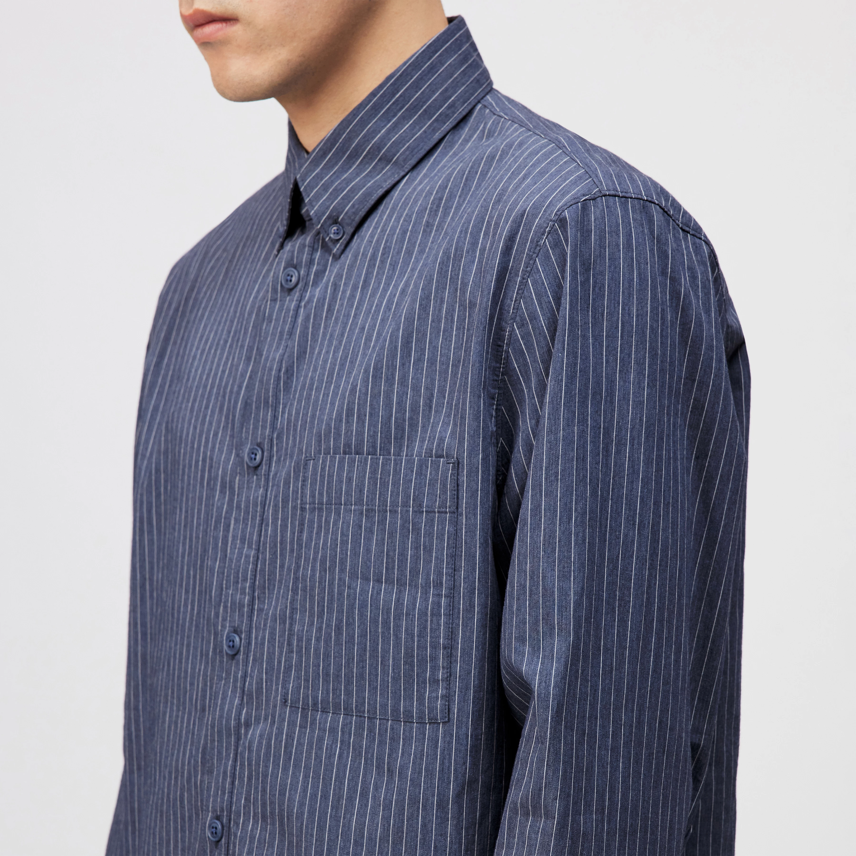 SORIC - Regular Fit Hemd in Streifen-Design in Baumwoll-Mix - Herren - blau - Detailansicht am Model