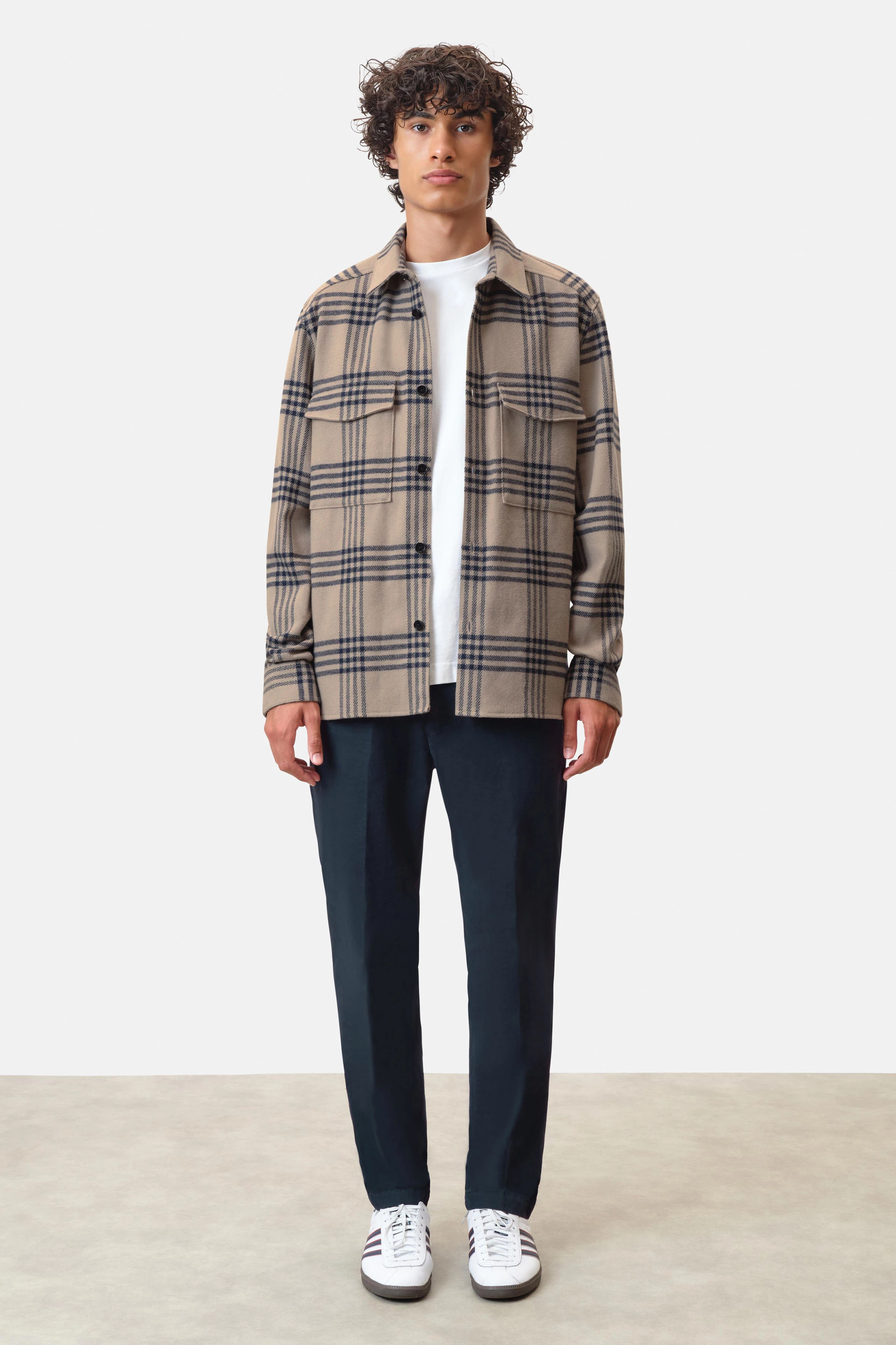 GUNRAY - Relaxed Fit Overshirt in heavy Flanell - Herren - beige - Ganzkörper-Frontansicht