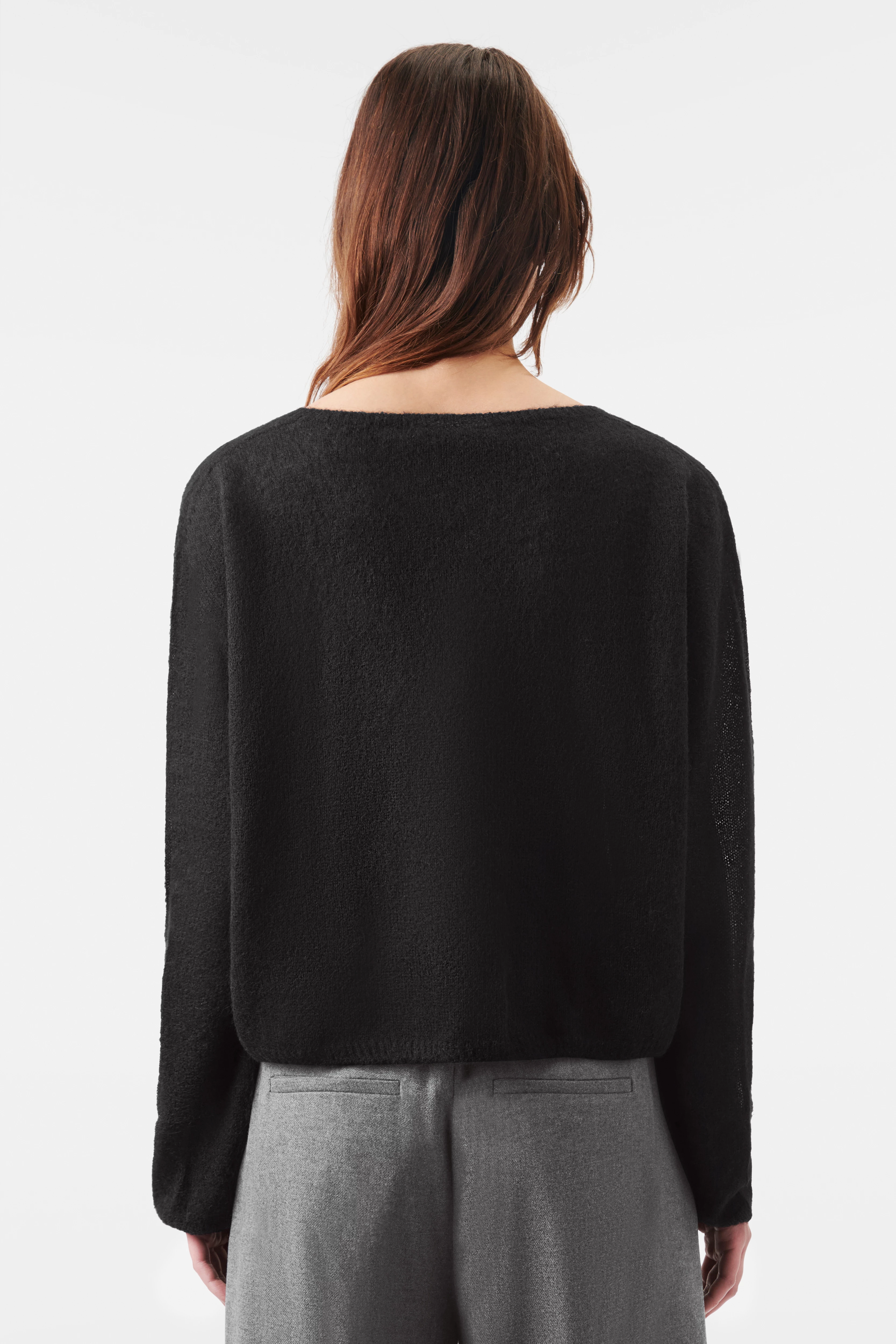 IMENY - Verkürzter Pullover in luxuriösem Suri Baby-Alpaka Mix - Damen - schwarz - Rückansicht