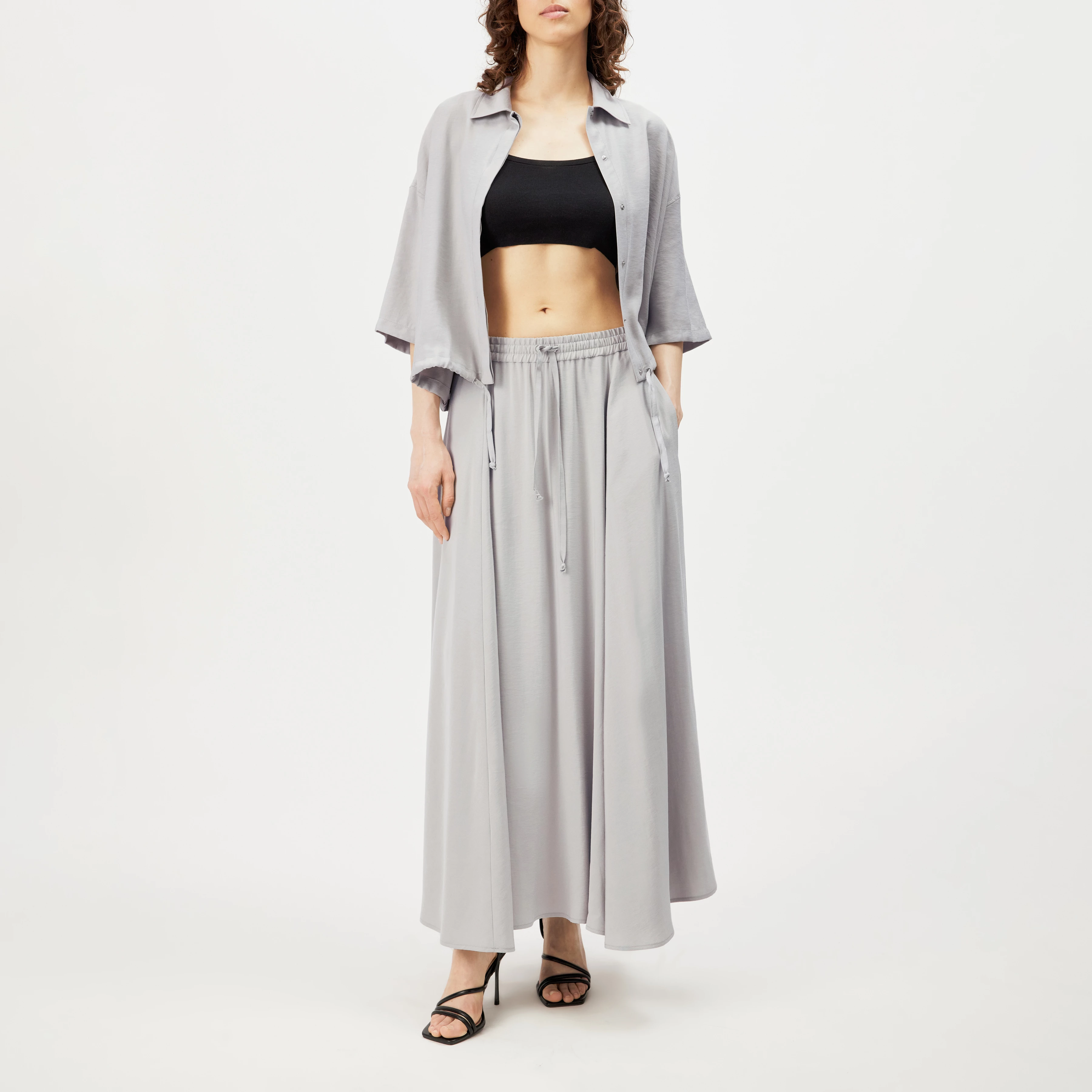 LAINAY - Chemisier court en twill fluide - women - gris - Ganzkörper-Frontansicht