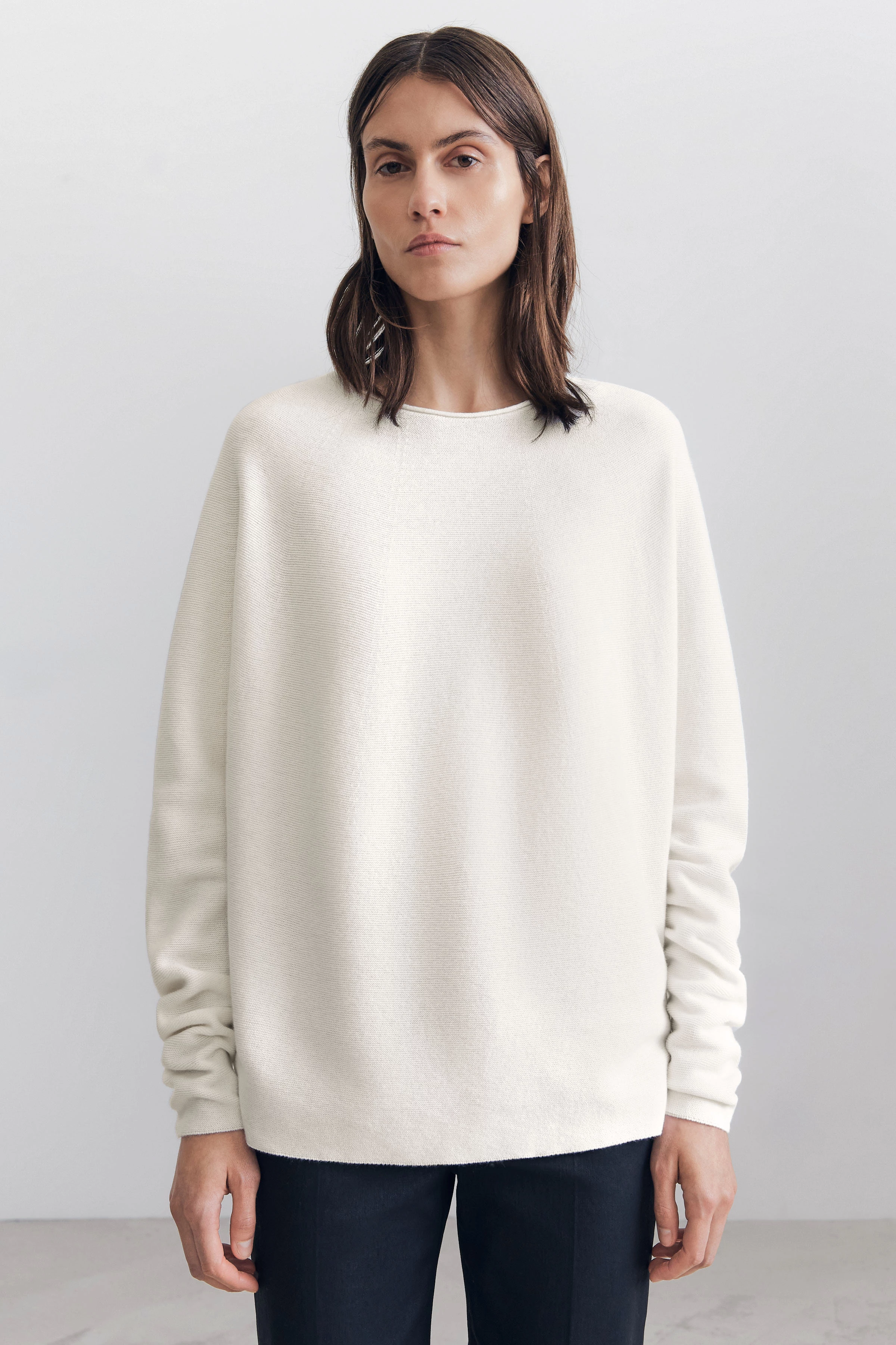 MAILA - Egg-shaped Rundhalspullover - Damen - off white - Frontansicht