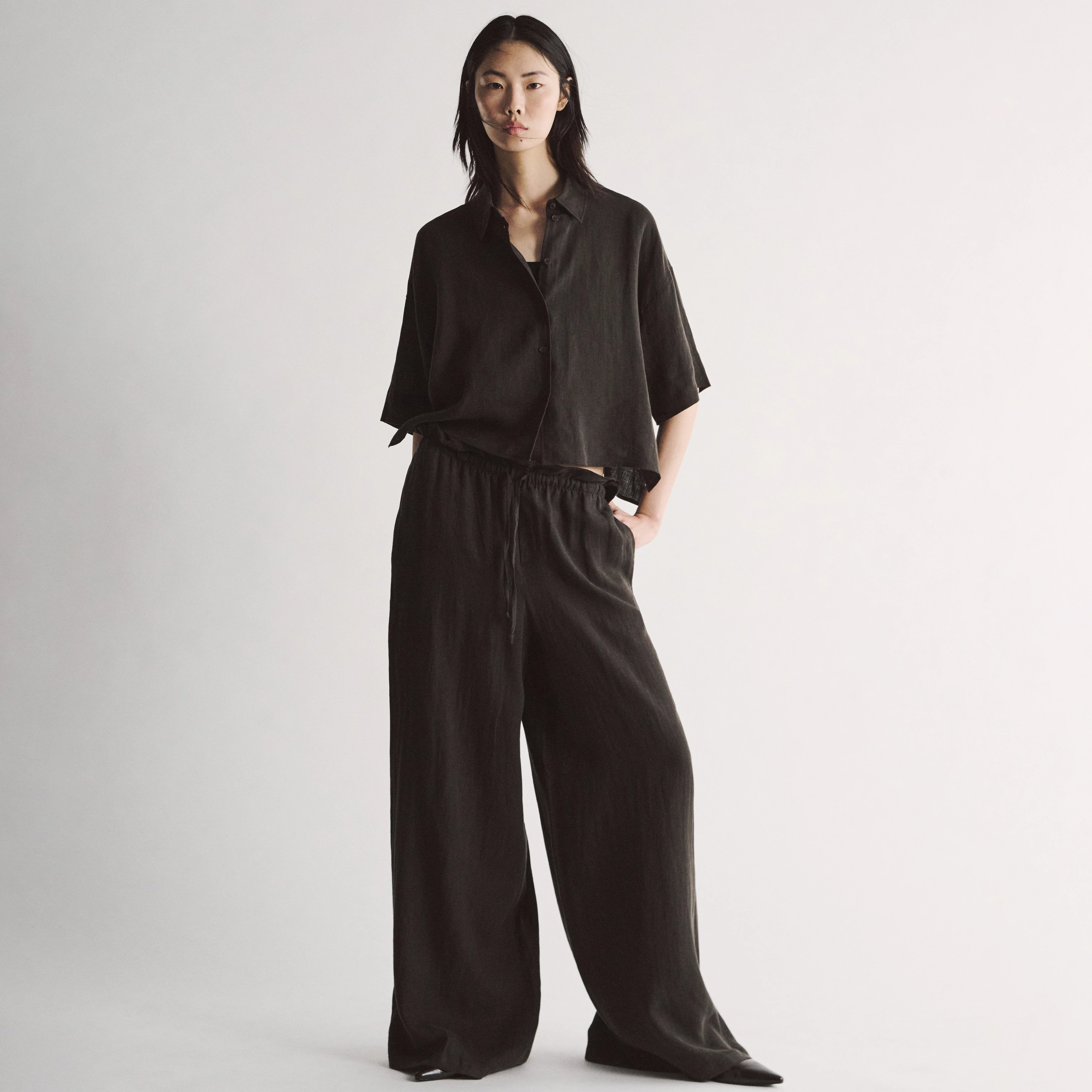 DWINDLE - Pure linen paperbag trousers. - women - brown