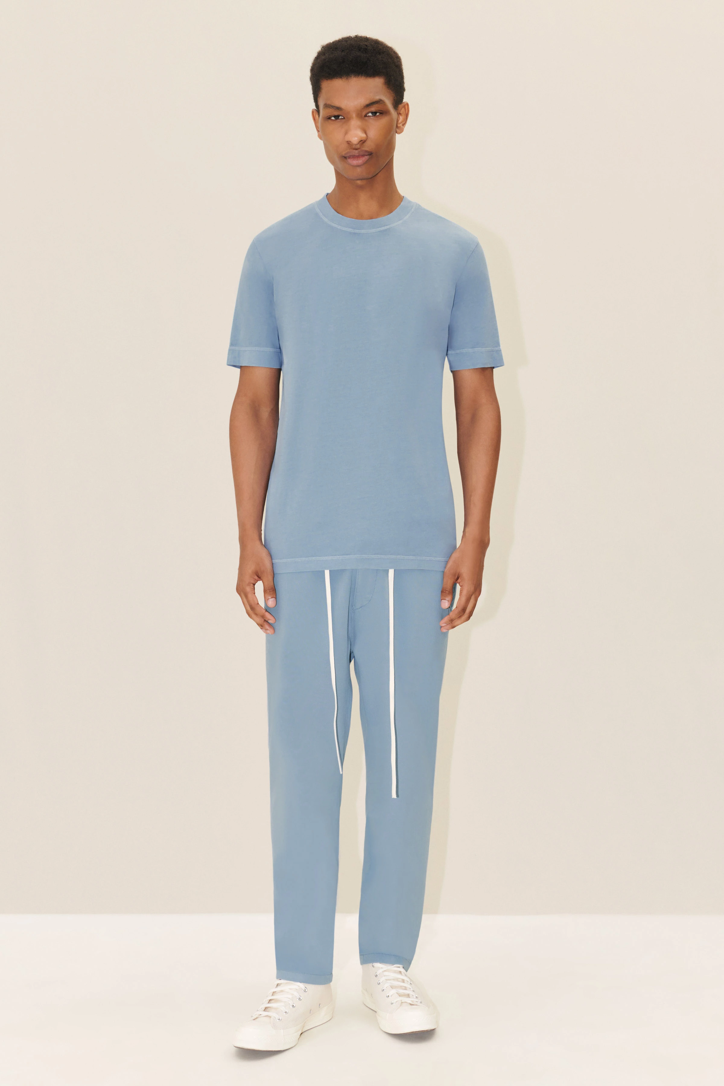 RAPHAEL - T-Shirt in weichem Jersey - Herren - blau - Ganzkörper-Frontansicht