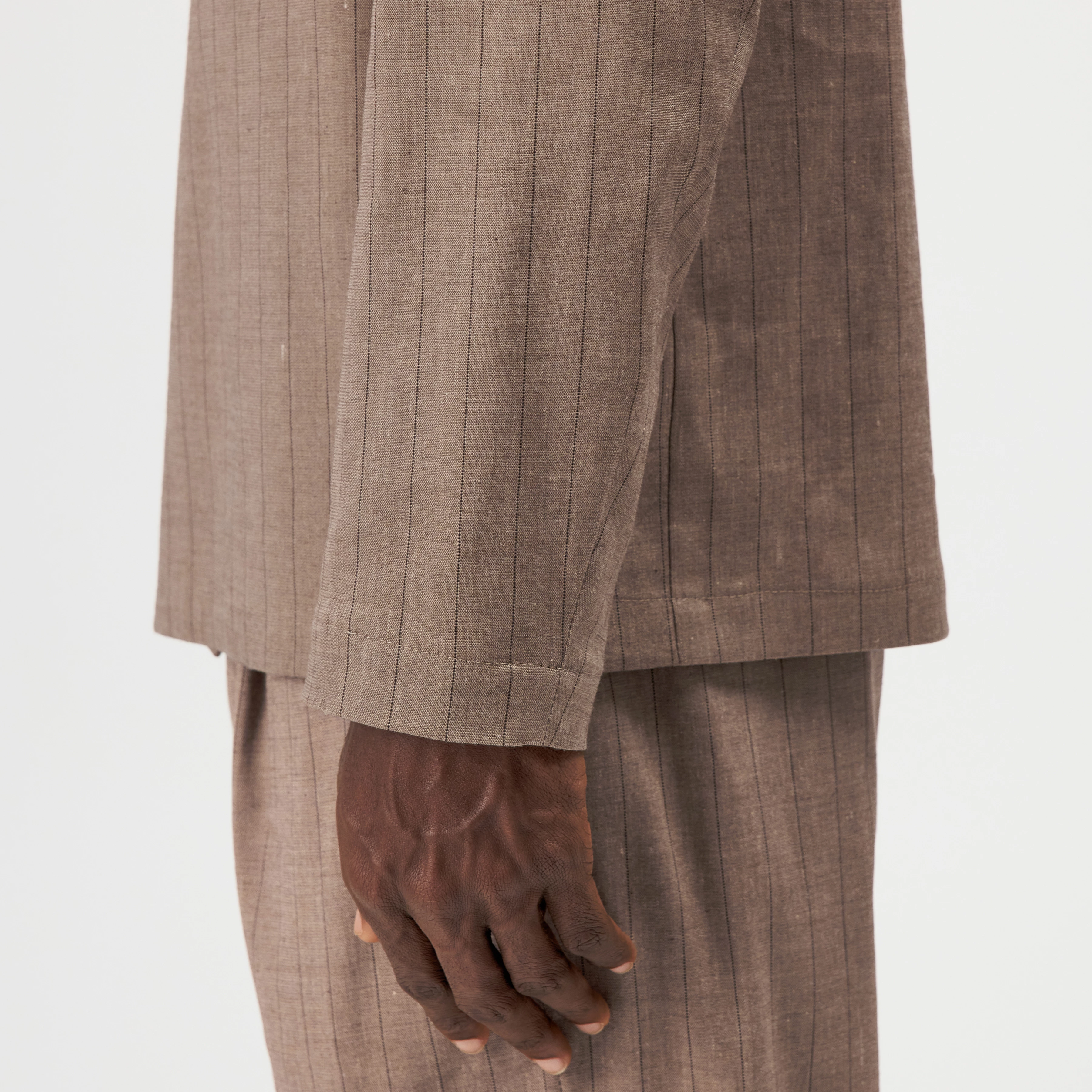 MALIGO - Veste croisée en mélange de viscose - men - marron - Detailansicht am Model