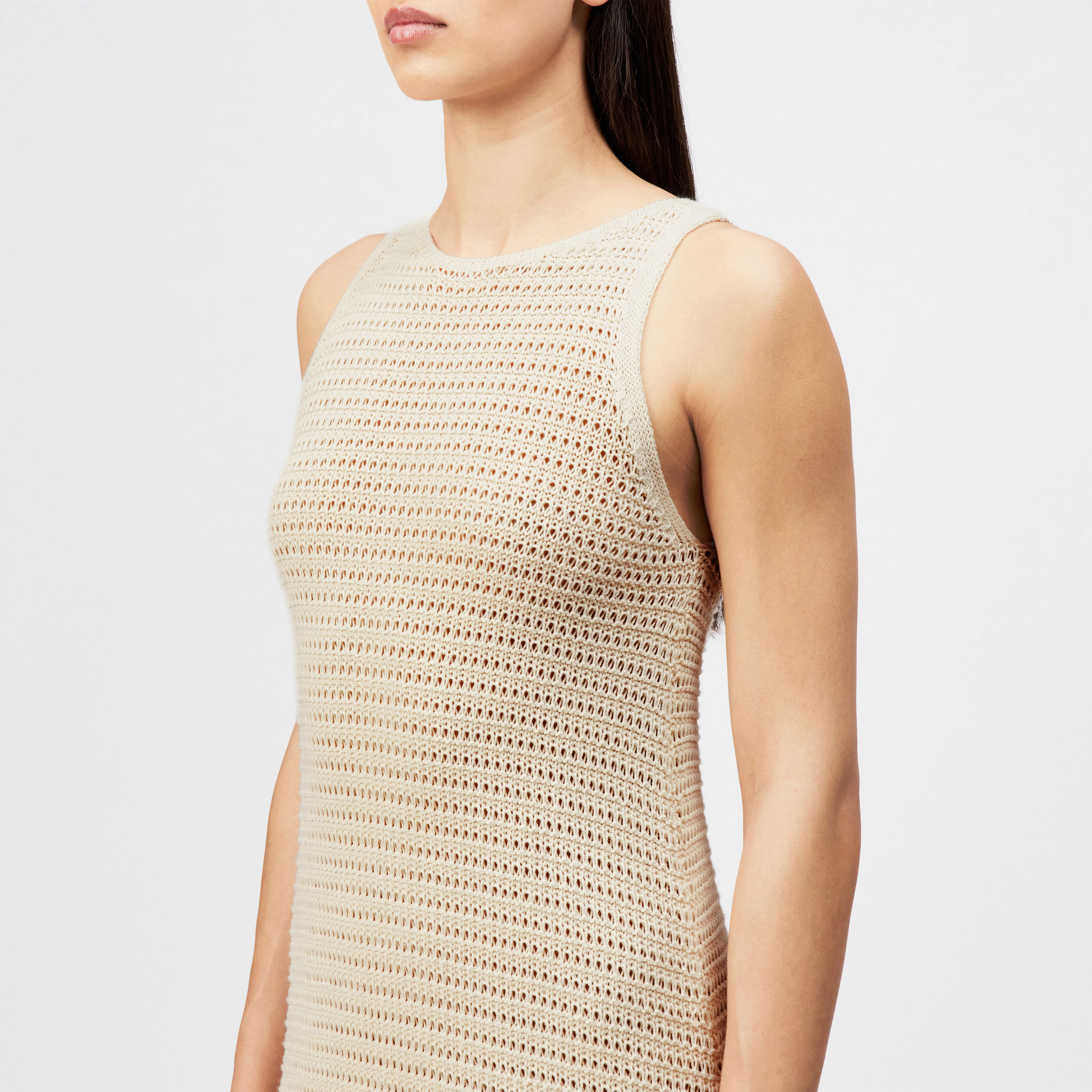 IKIS - Sleeveless maxi dress, chunky knit, dry touch - women - off white - Detailansicht am Model