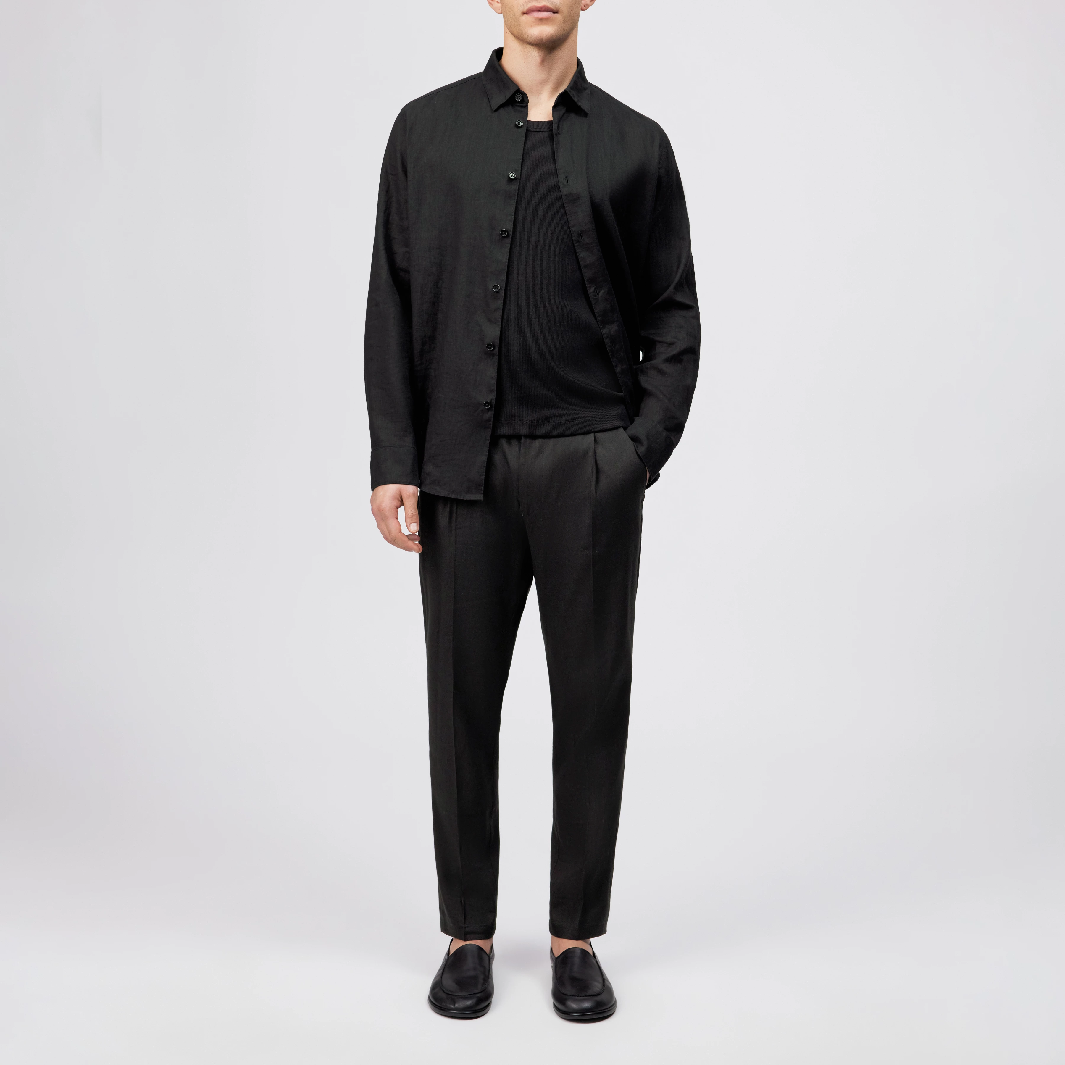 CHASY - Pantalon casual à pinces en lin mélangé - men - noir - Ganzkörper-Frontansicht