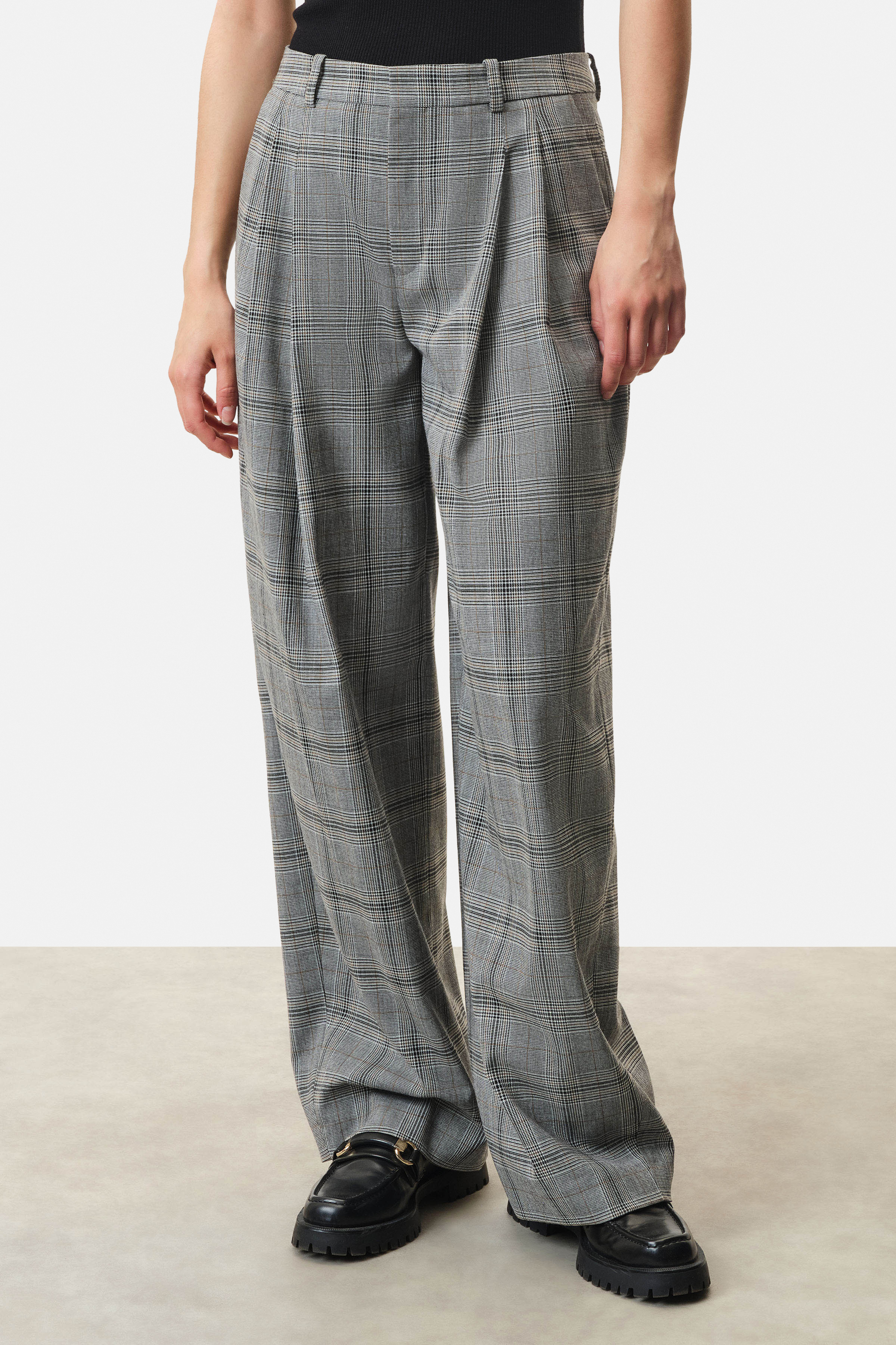 Trousers online at DRYKORN