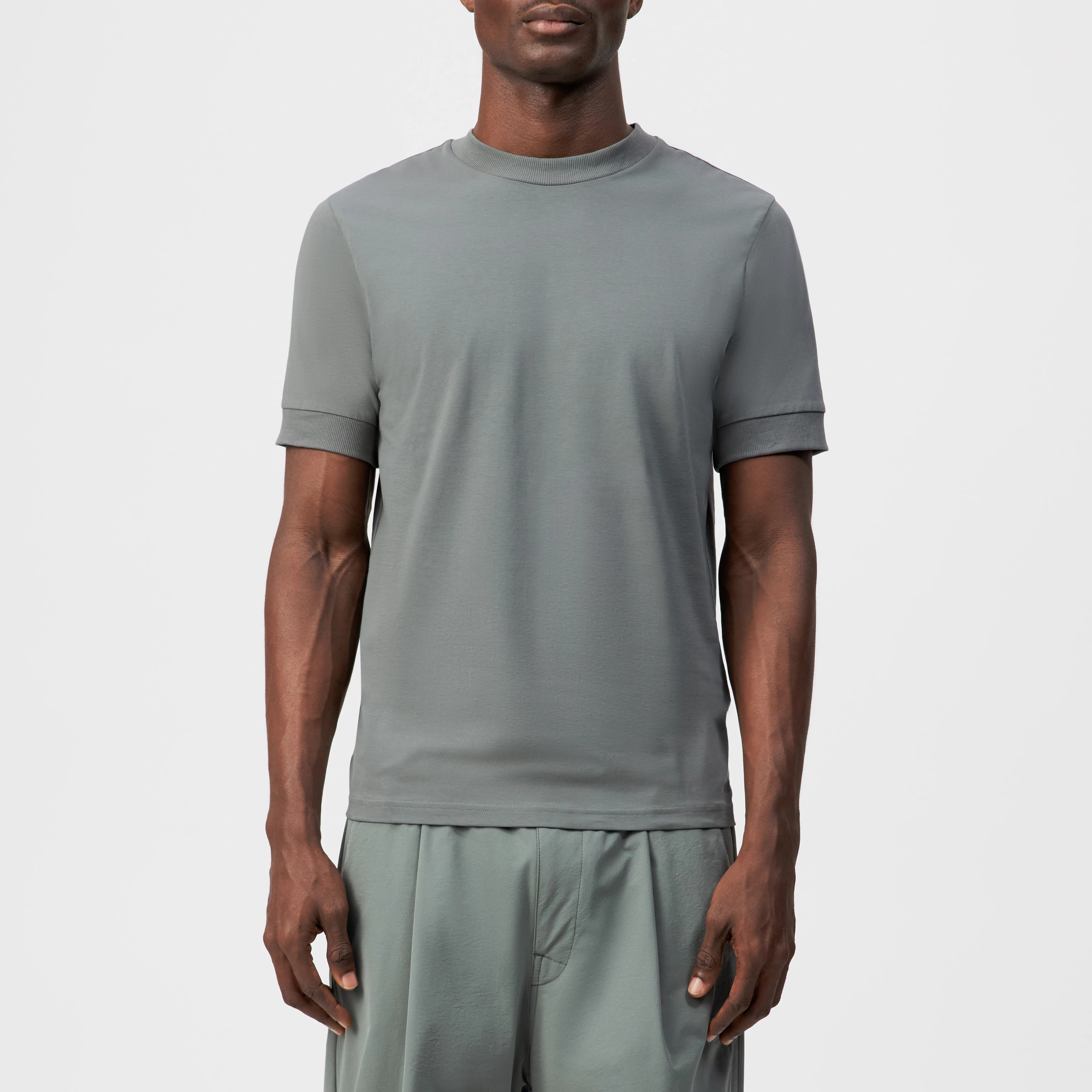 ANTON - Fitted T-shirt i bomuld - men - grøn - Frontansicht