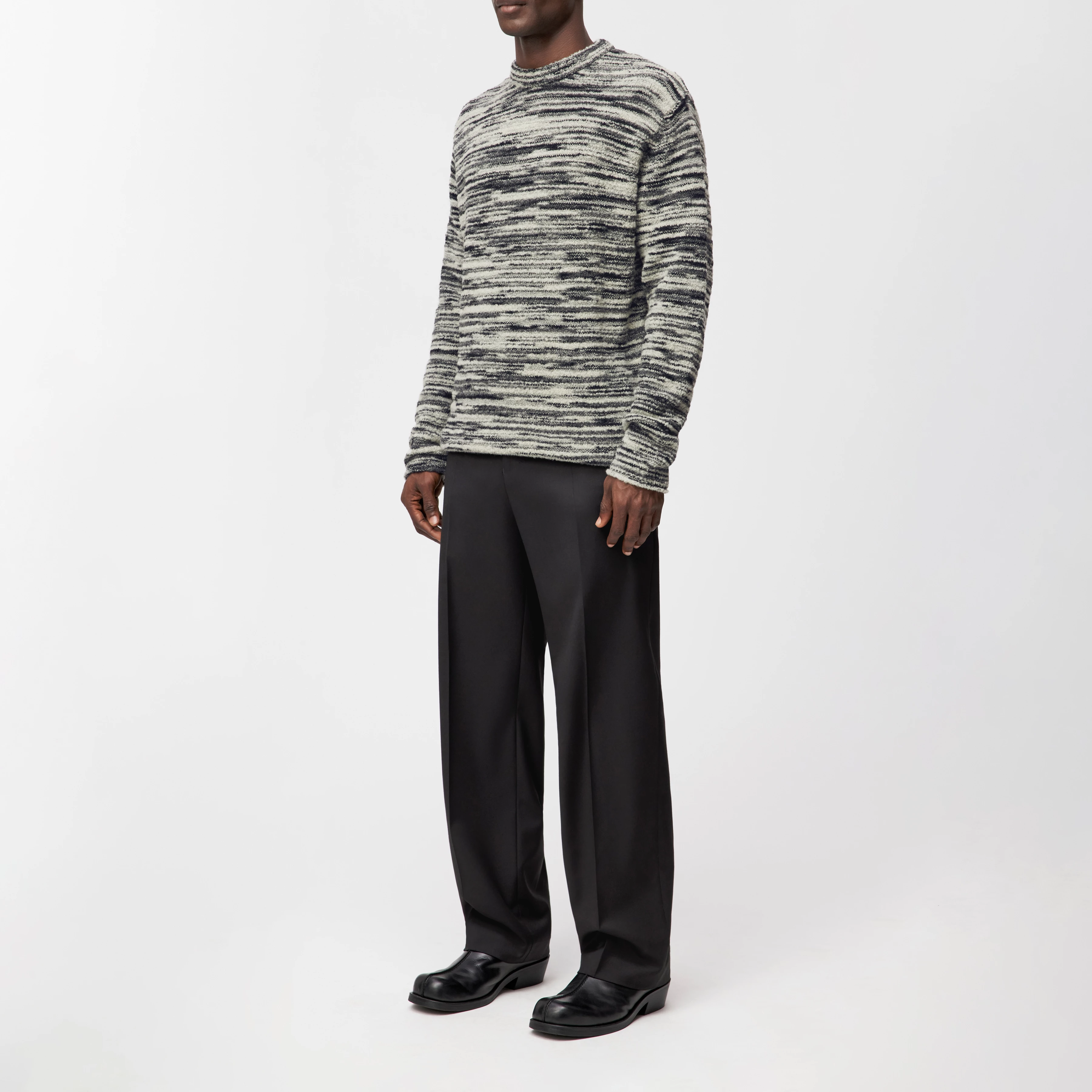 LEANDO - Rundhalspullover in Woll-Mix - Herren - grau - Ganzkörper-Frontansicht