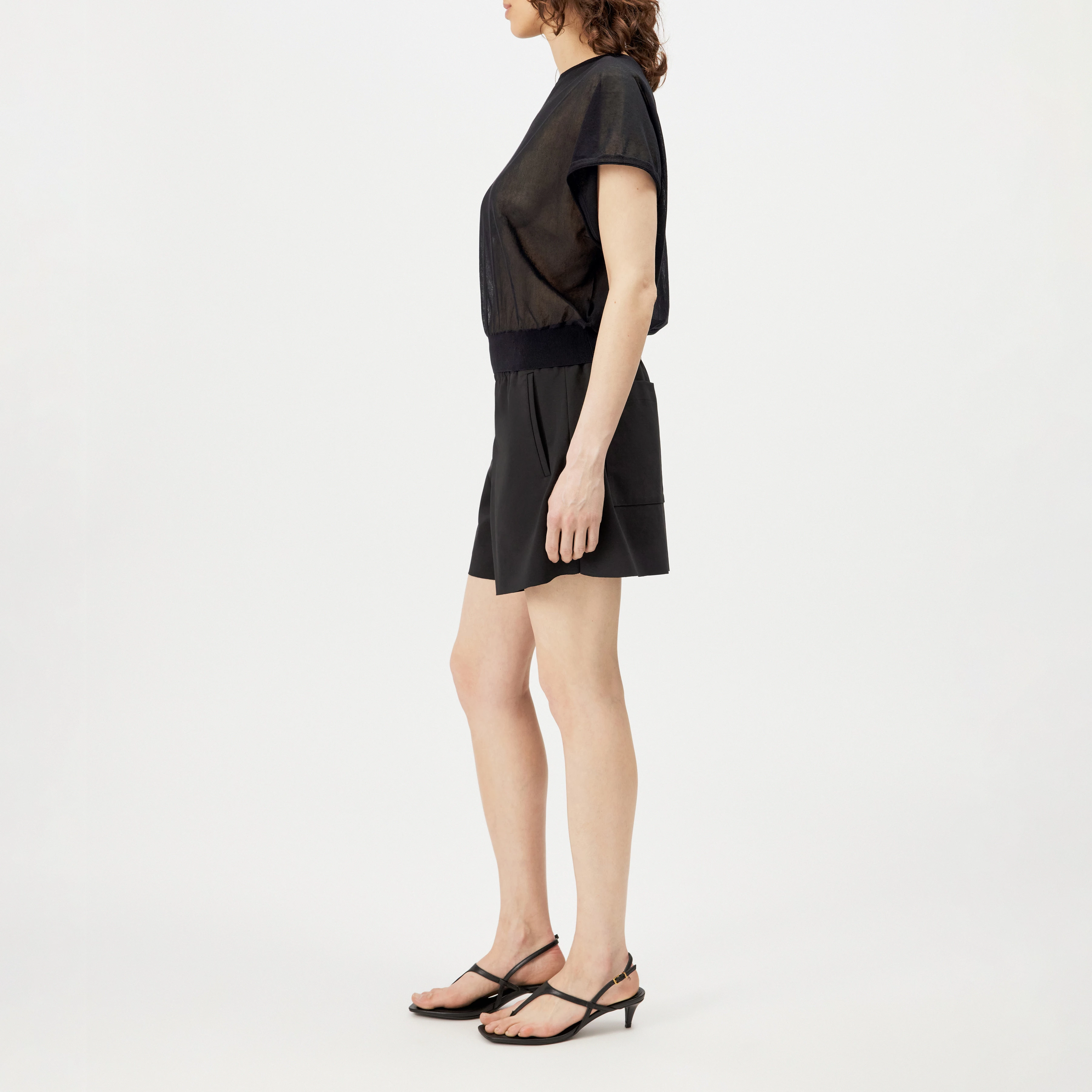 GERLOTTA - Oversized T-shirt with boat neckline - women - black - Seitenansicht