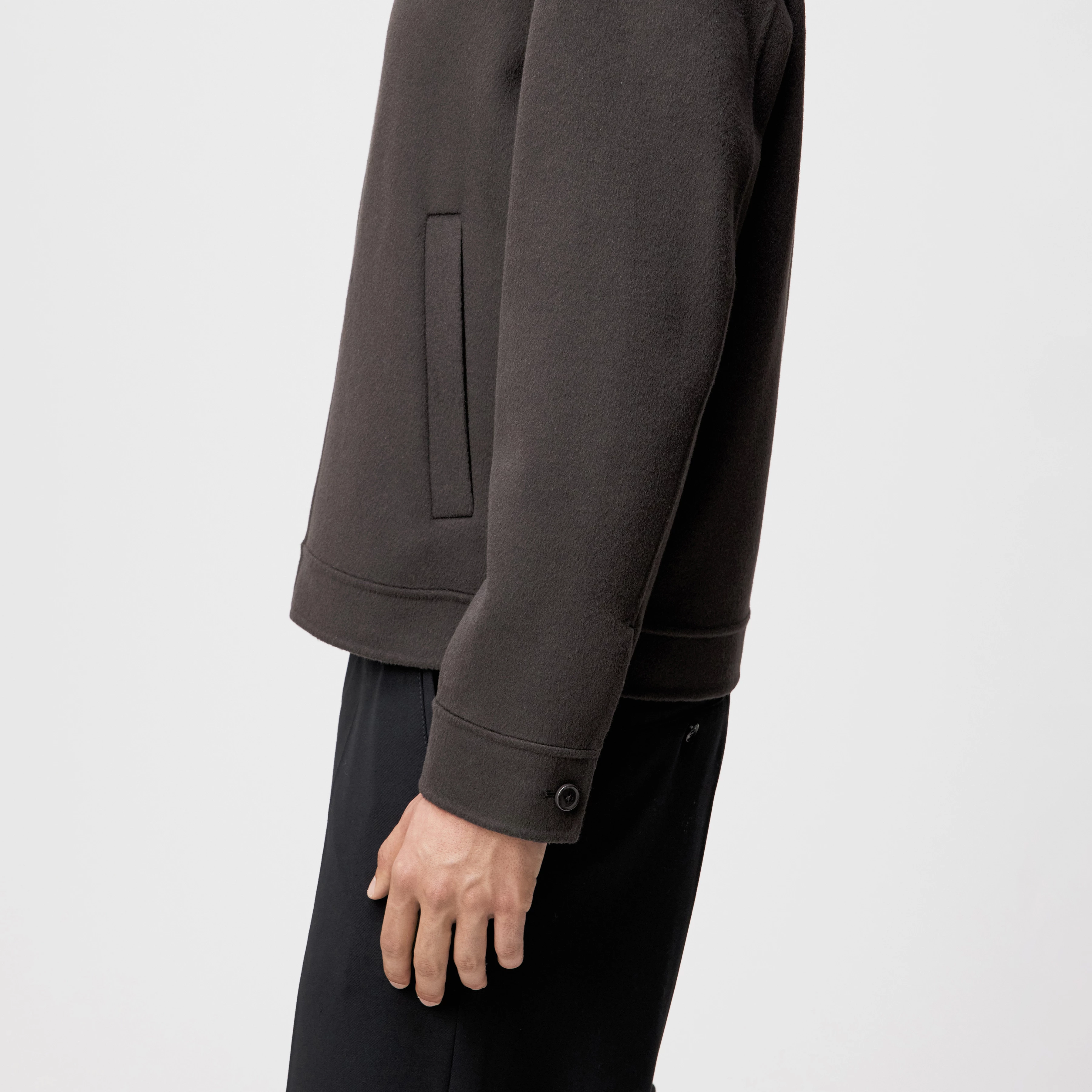 RIKKA_2 - Jacke in Woll-Doubleface - Herren - braun - Detailansicht am Model