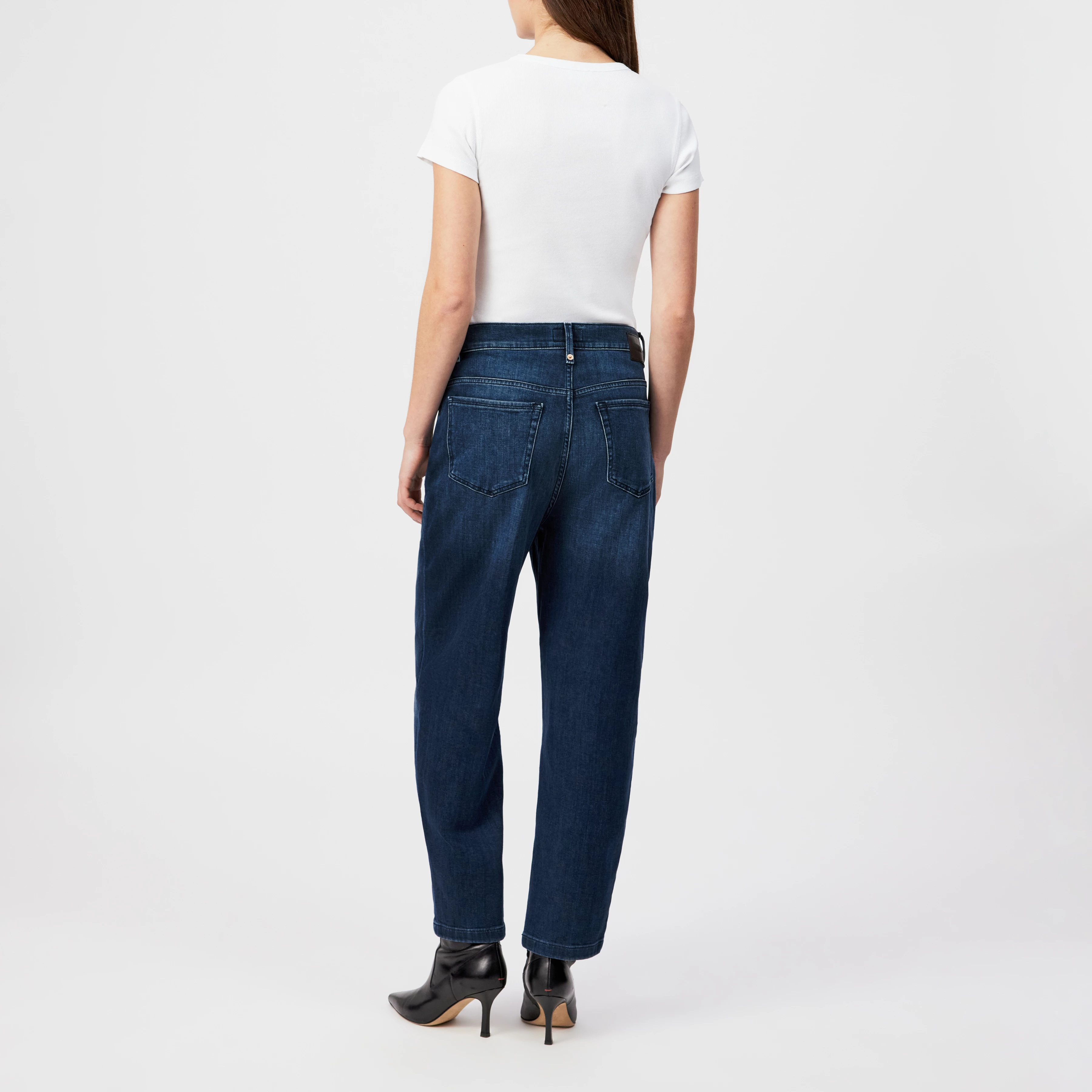 FLOWN - Low-waist jeans in mid-blue denim - women - blue - Rückansicht