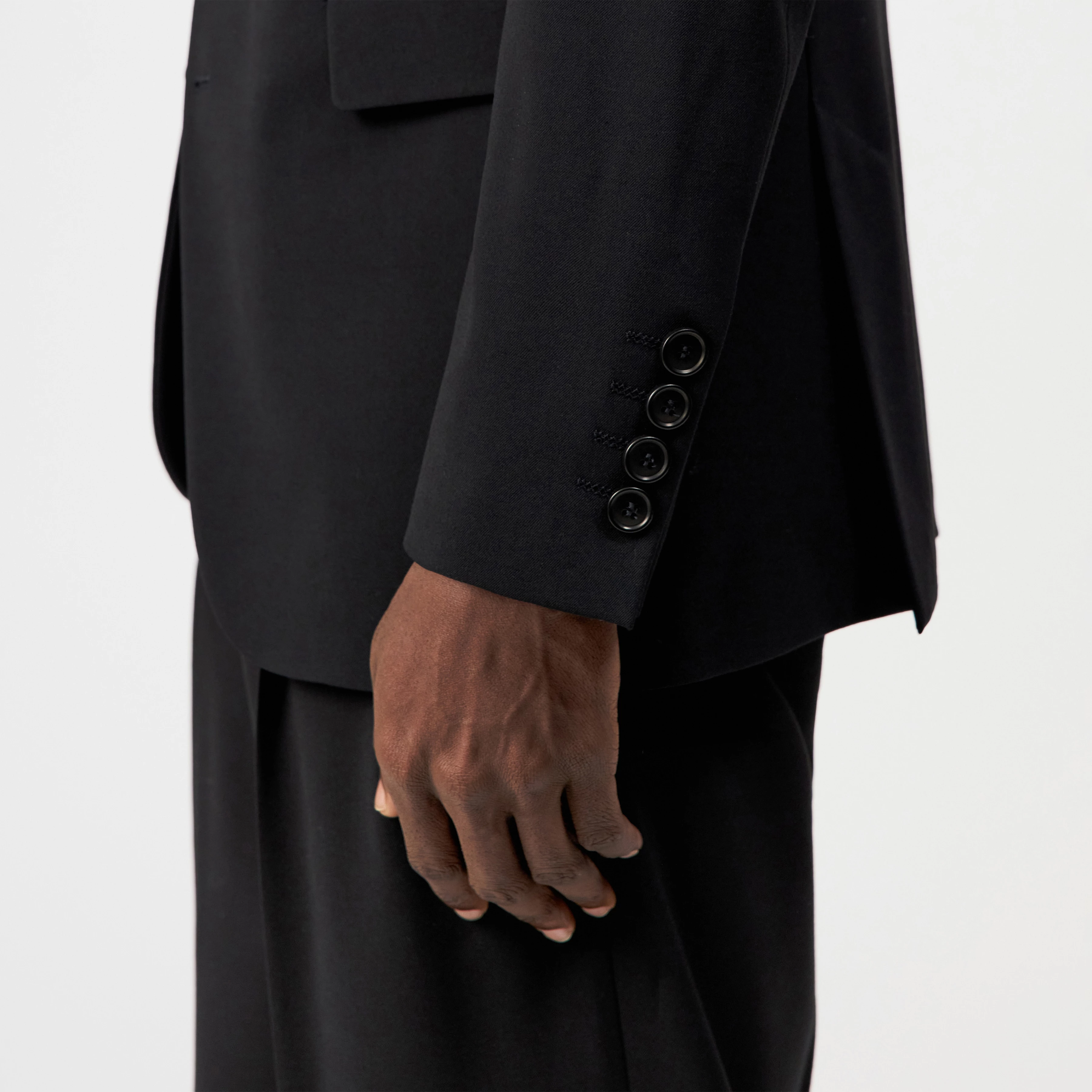 JACATO - Dinner jacket in gabardine - men - Natural Aluminium - Detailansicht am Model