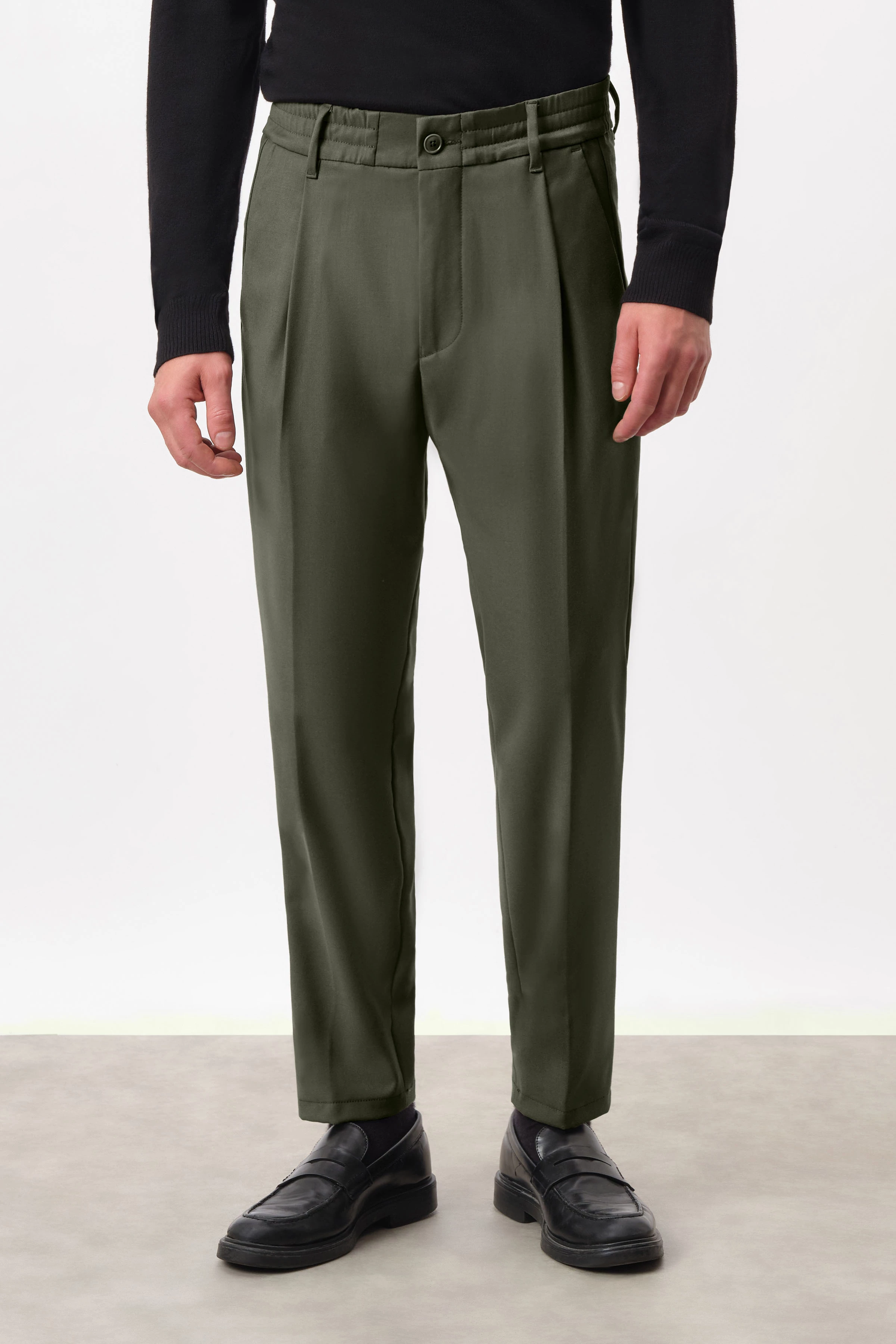 CHASY - pleated casual trousers in soft flannel - men - green - Frontansicht
