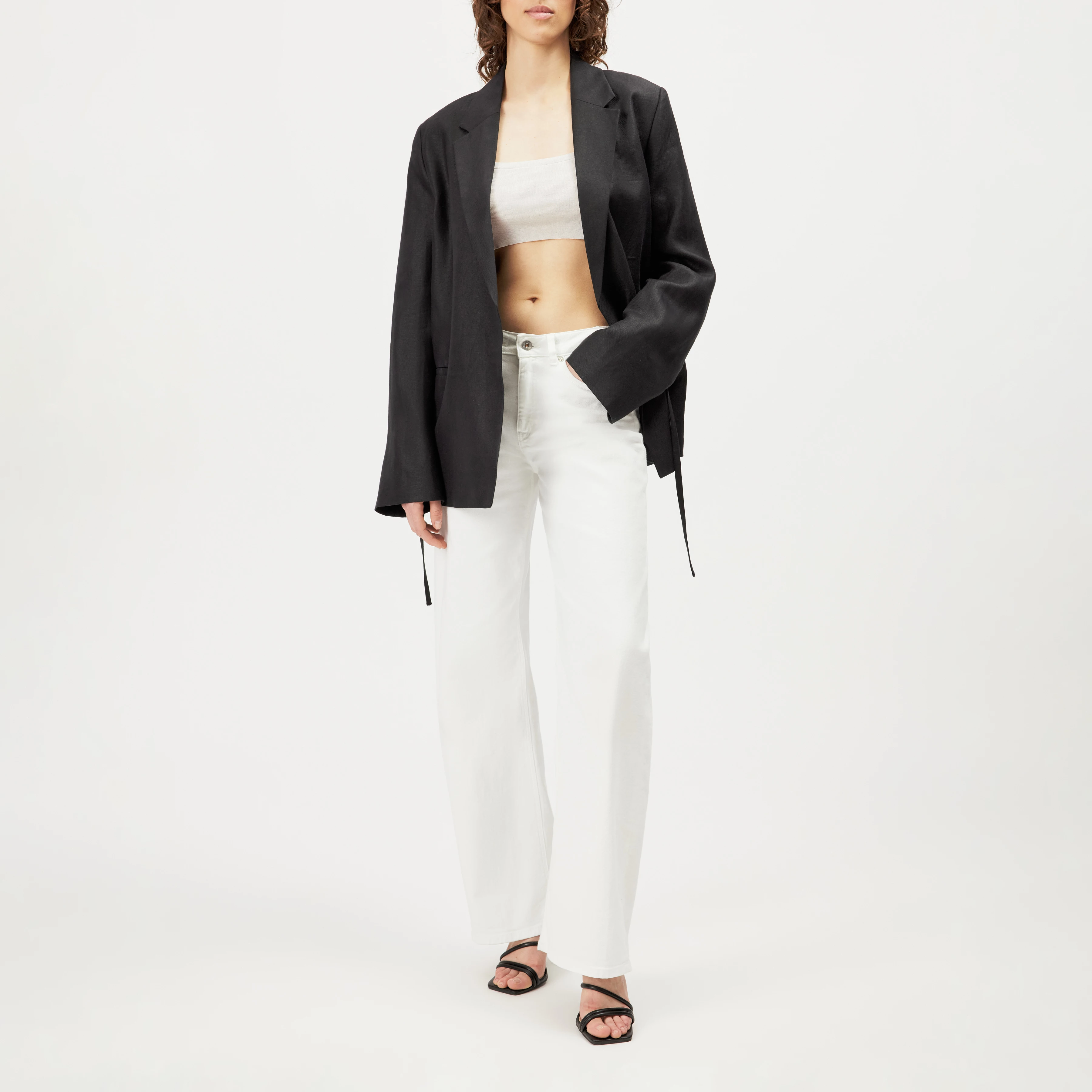 WINCHAM - Pure linen blazer with tie belt - women - black - Ganzkörper-Frontansicht