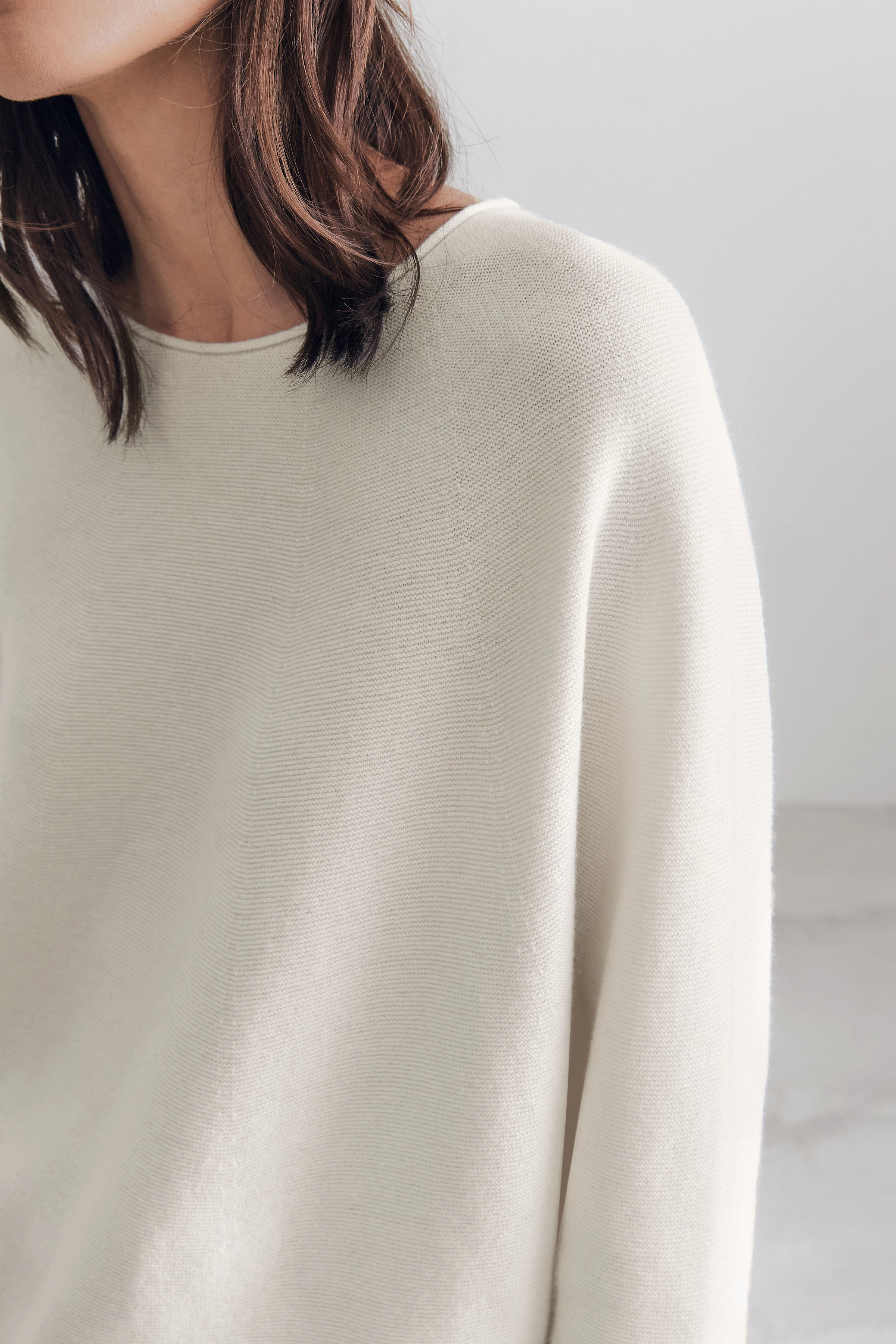 MAILA - Egg-shaped Rundhalspullover - Damen - off white - Seitenansicht