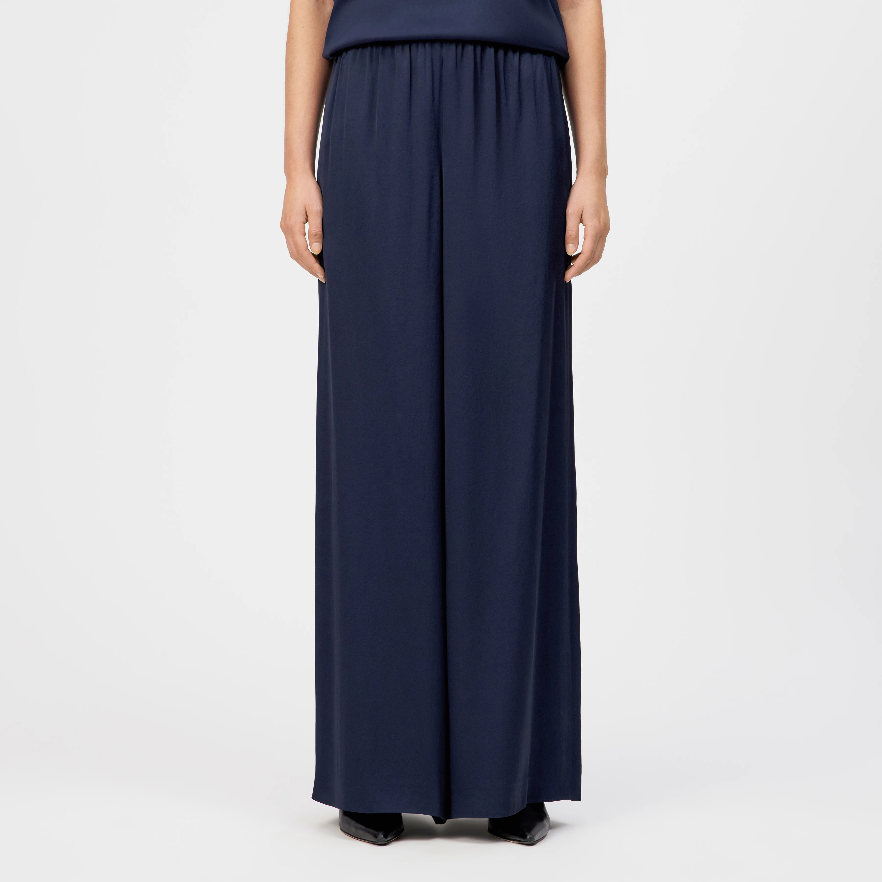 TWEEZER - Weite Hose in Satin - Damen - blau - Frontansicht