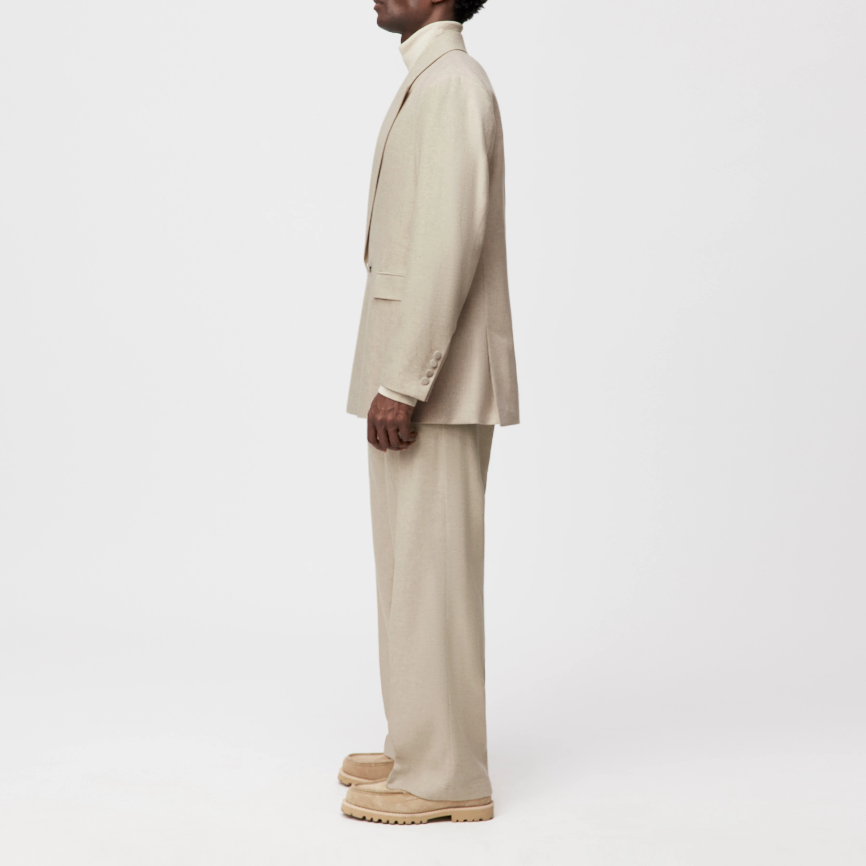 LOGEN - Zweireihiges Sakko mit Spitzkragen in softem Woll-Flanell - Herren - beige - Seitenansicht