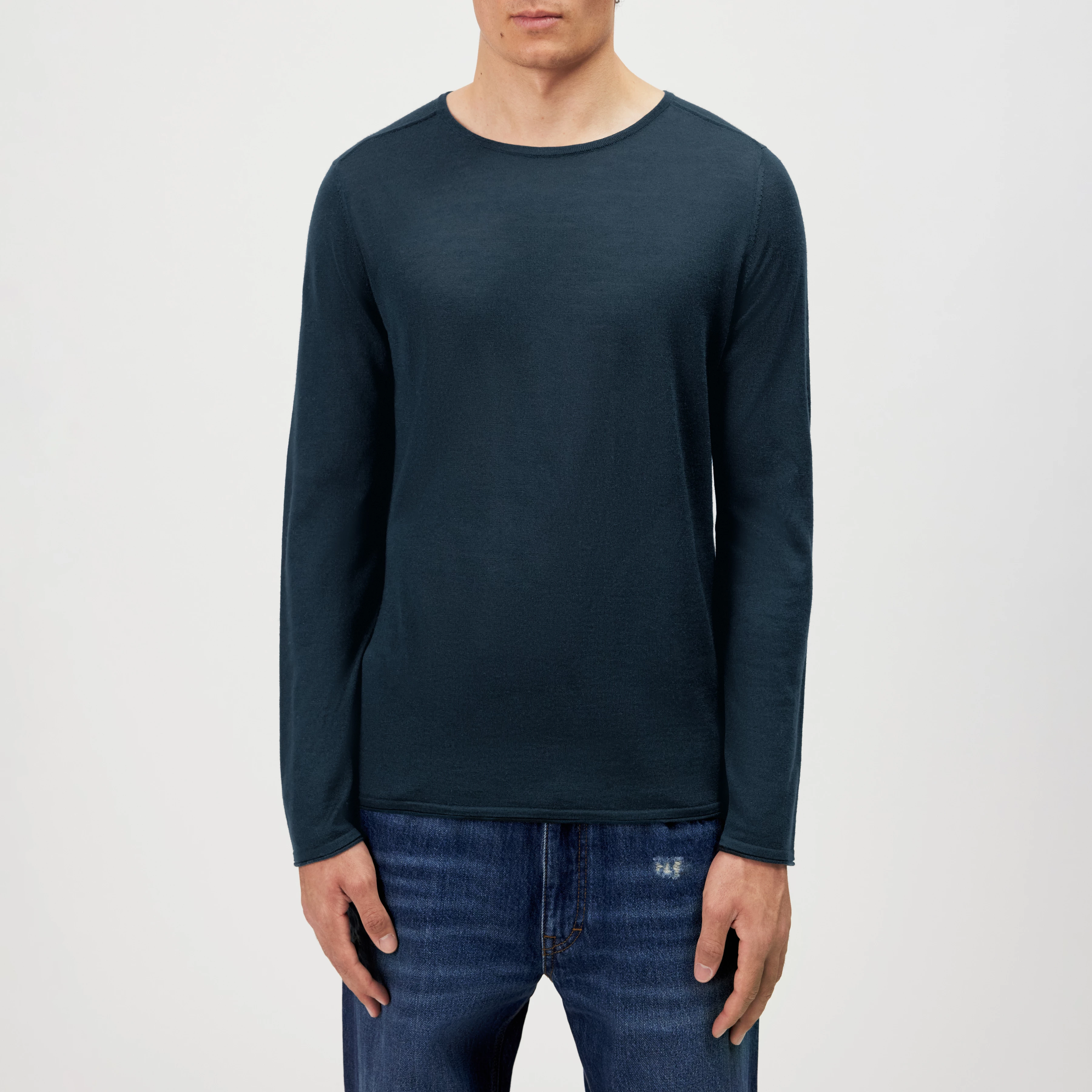 RIKONO - Fine merino wool knitted jumper - men - green - Frontansicht