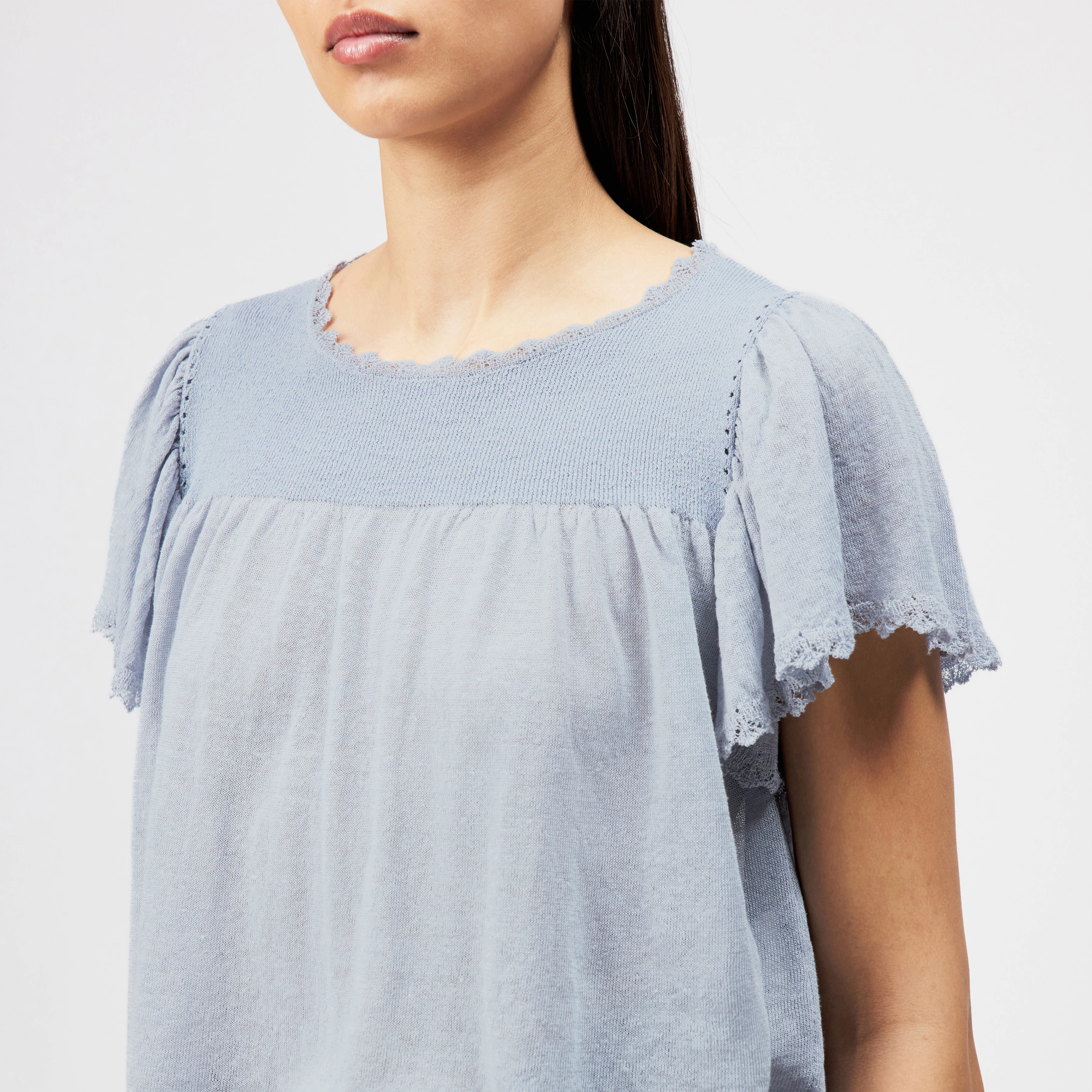 TAYLIE - Cropped blouse in linen blend - women - blue - Detailansicht am Model