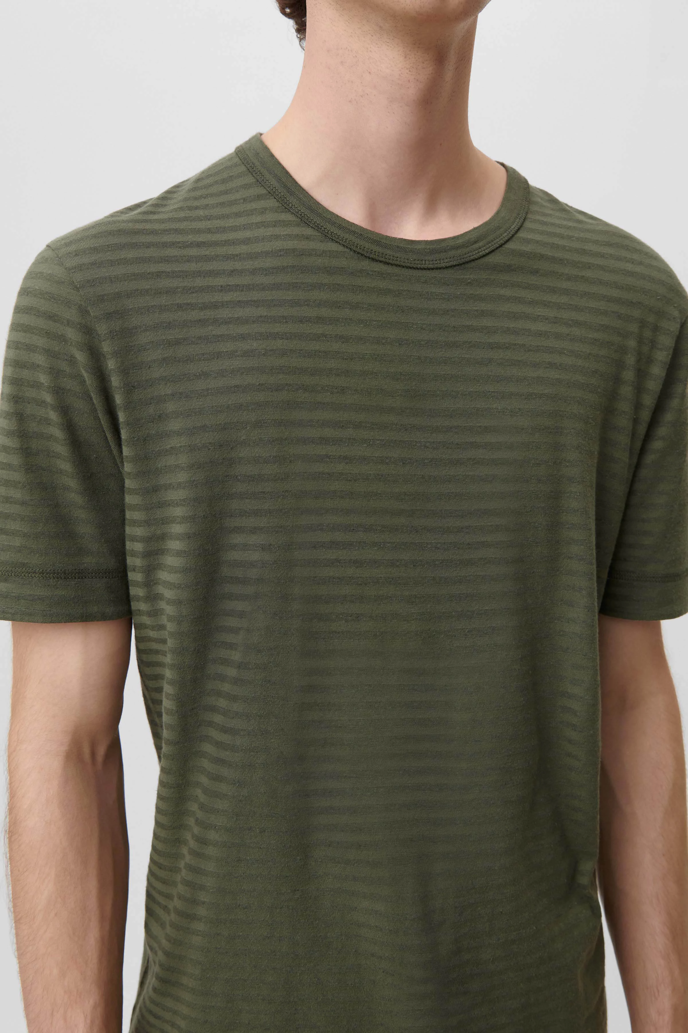 RAPHAEL - T-shirt with stitch detail on sleeves - men - green - Seitenansicht