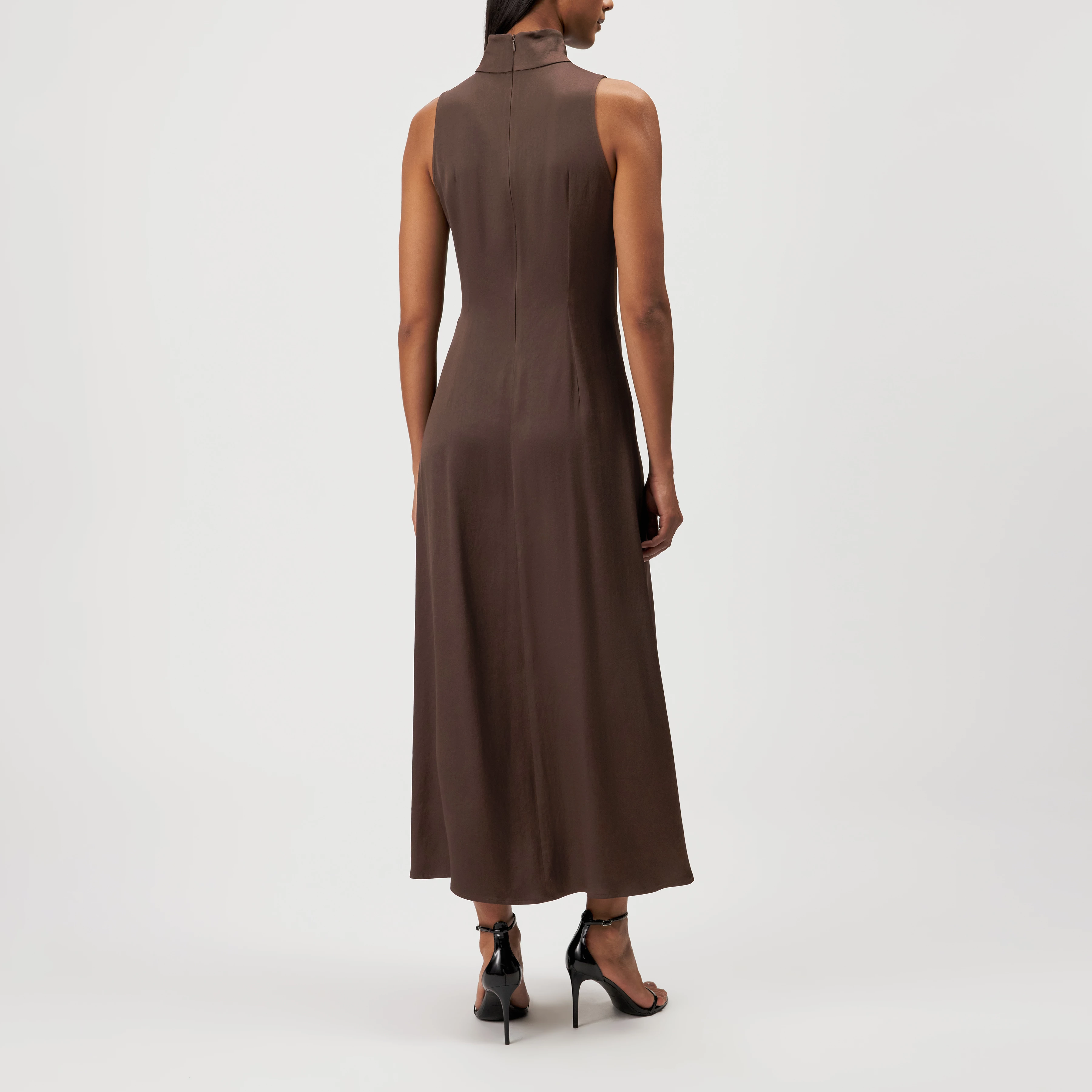 AMABEL - Satin maxi dress with stand-up collar - women - brown - Rückansicht