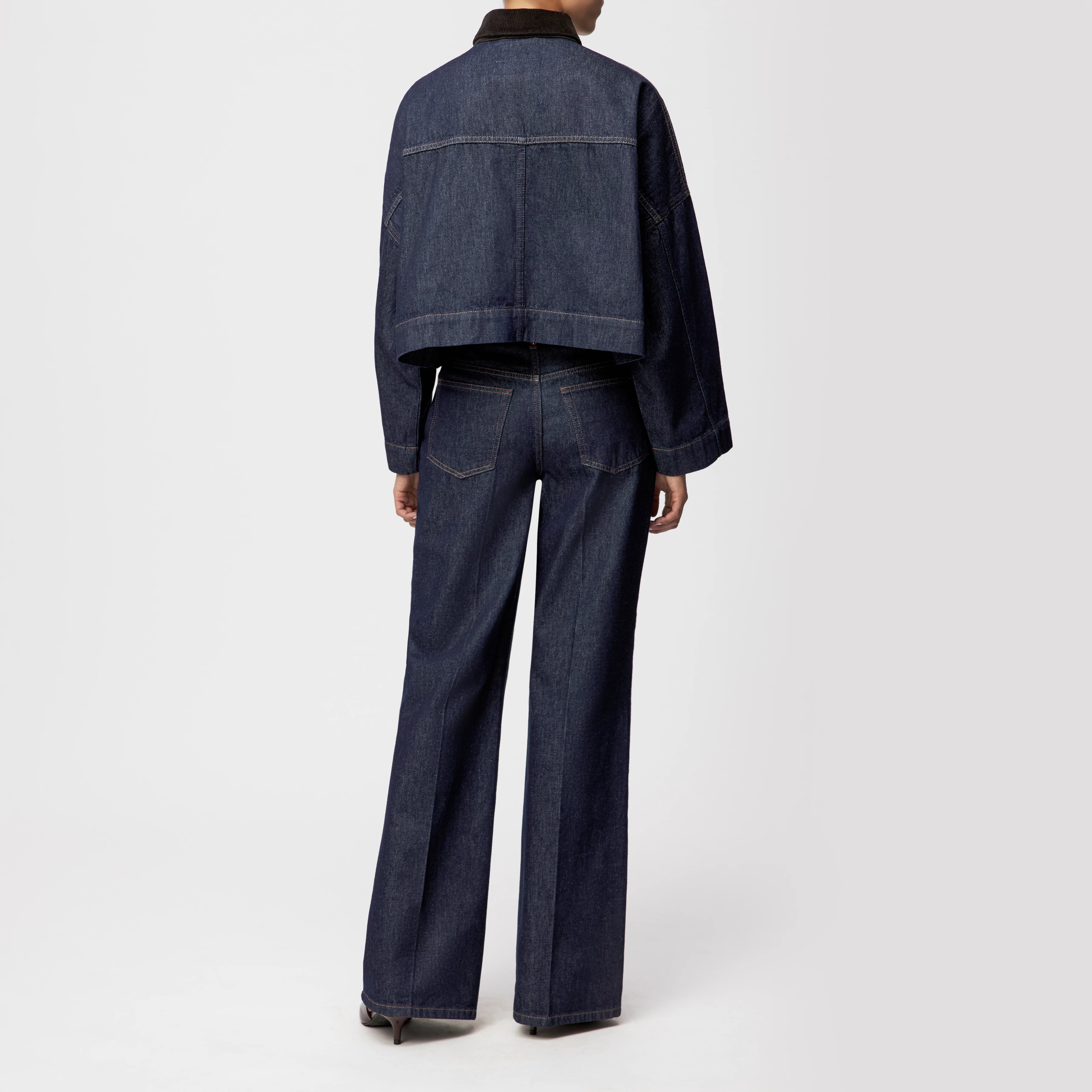 HOLBROOKS_1 - Denimjacke mit Kontrastkragen in Mid-Blue Denim - Damen - blau - Rückansicht