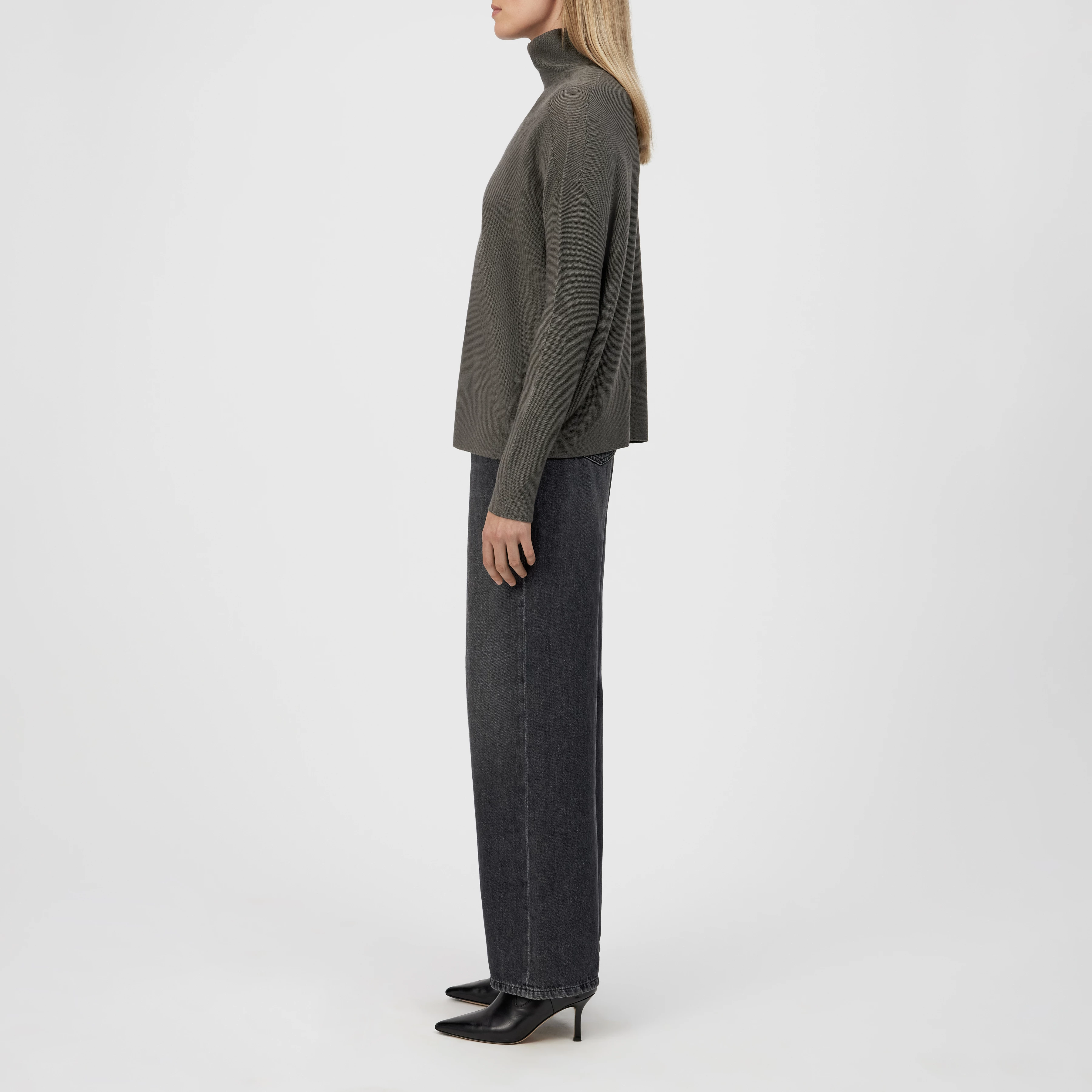 LIORA - Egg-Shape Rollkragenpullover in 100% Merinowolle - Damen - grau - Seitenansicht