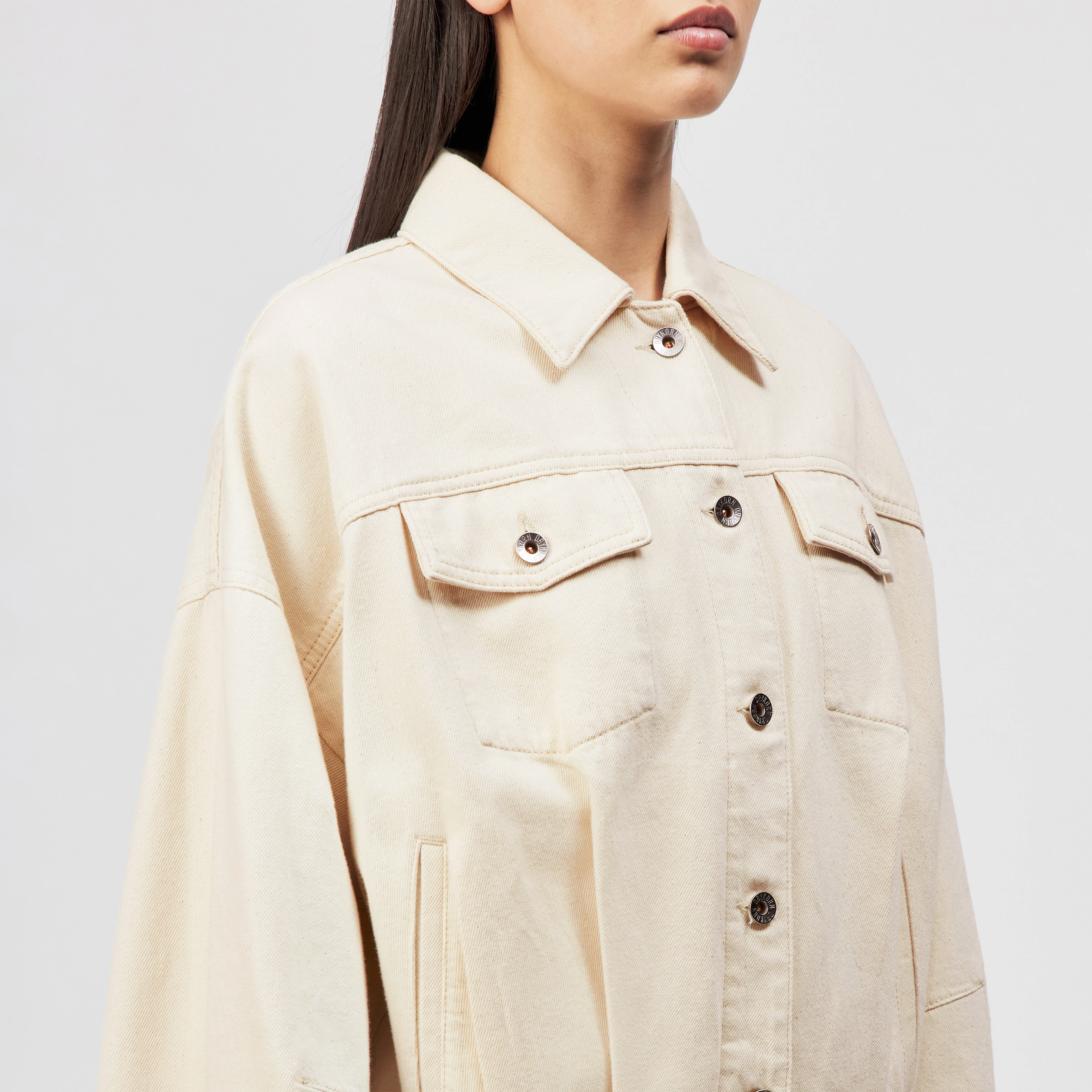 BLAXTON - Denim jacket in pure cotton - women - metal - Detailansicht am Model