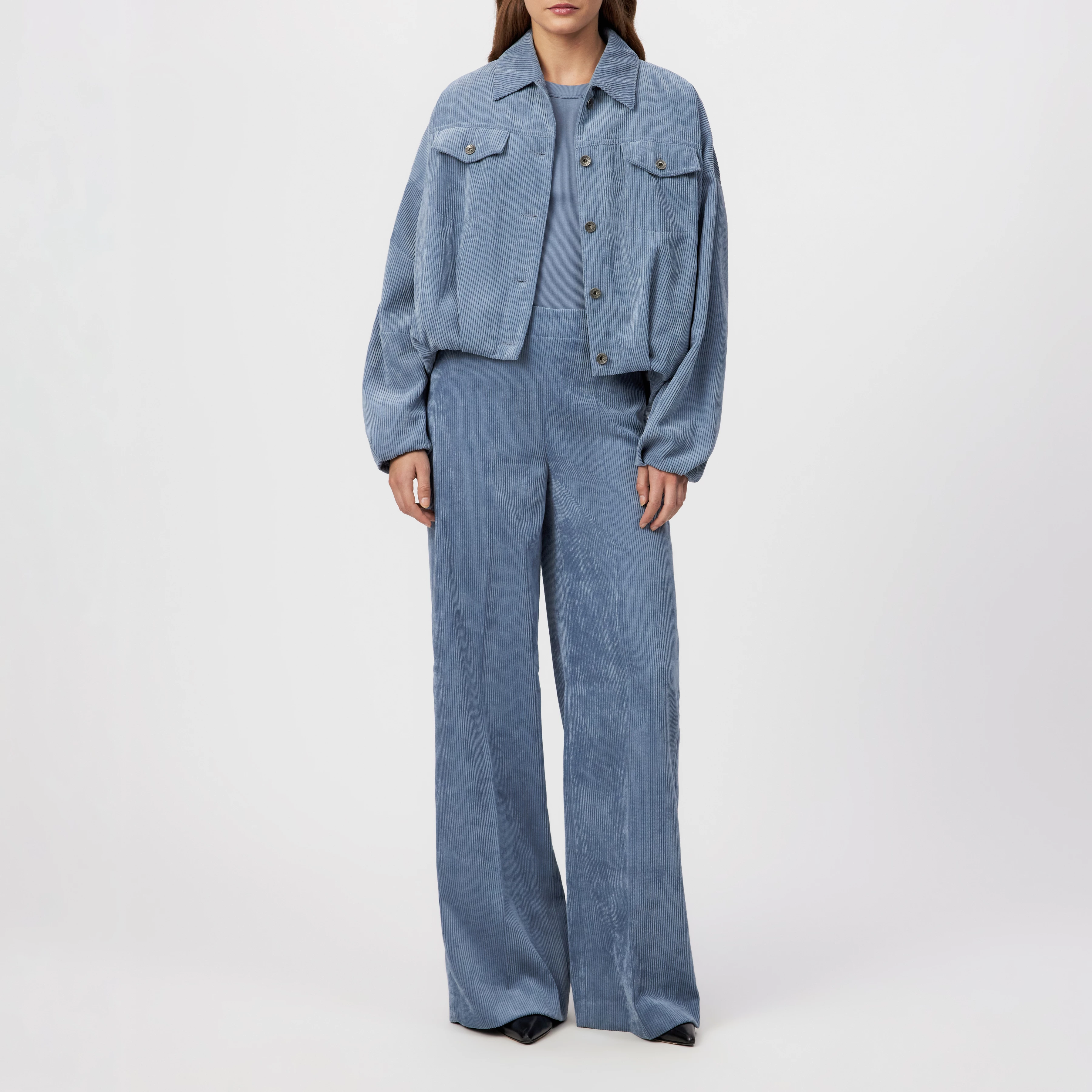 BEFORE - Marlenehose in Cord - Damen - blau - Ganzkörper-Frontansicht