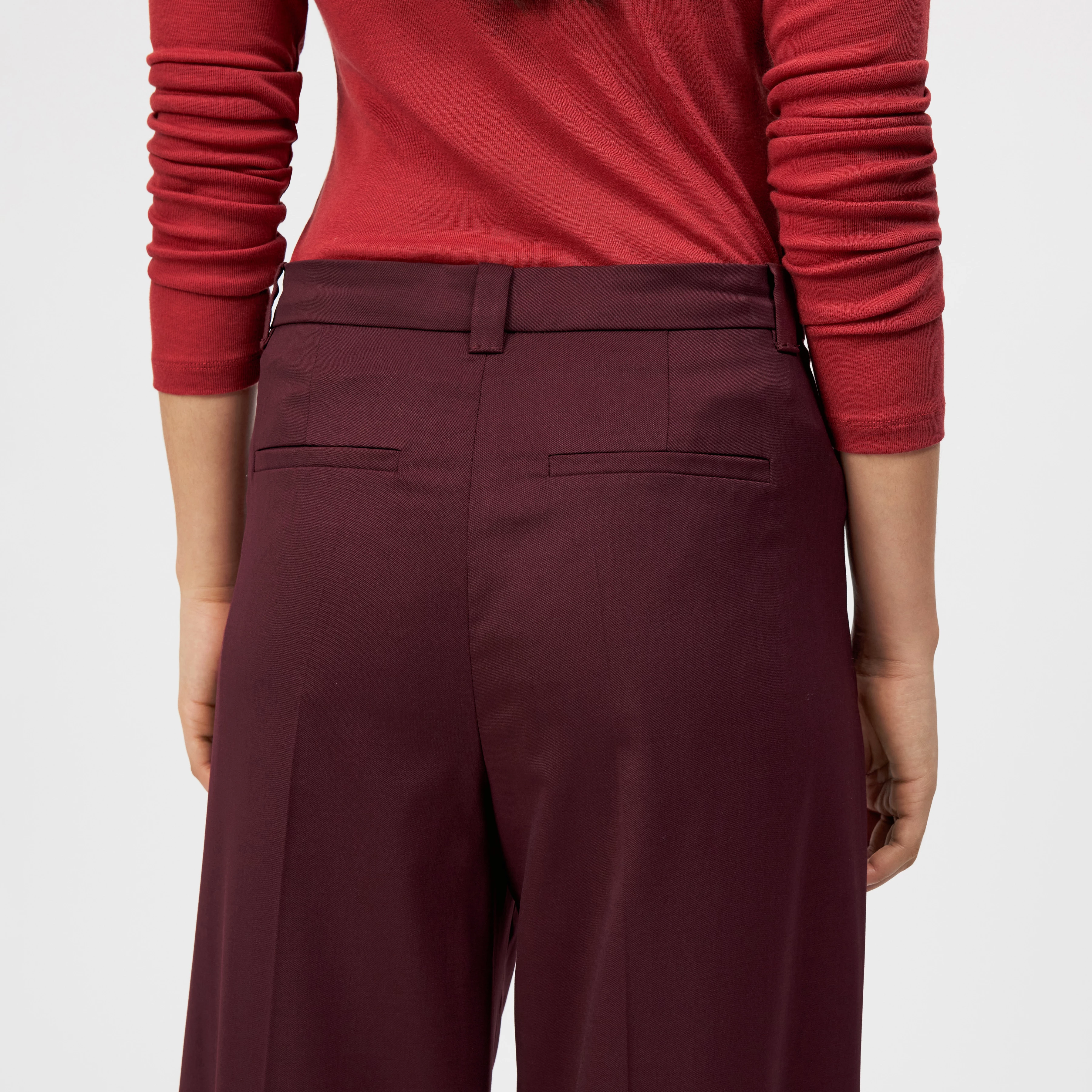 ADUCT - Tailored Pants mit geradem Bein in Woll-Mix - Damen - rot - Detailansicht am Model
