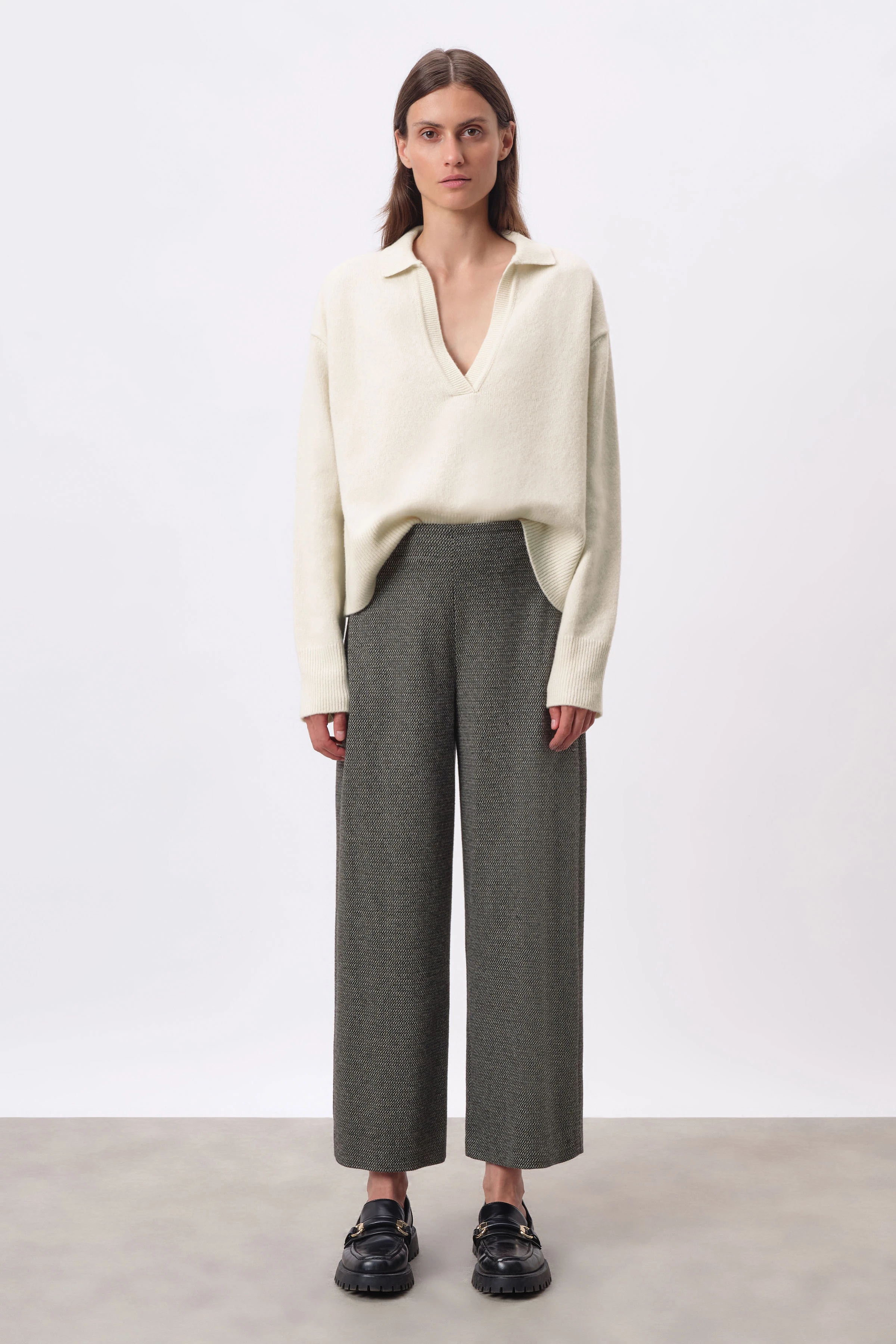 SEAL - barrel-leg trousers in shortened length in jersey - women - grey - Ganzkörper-Frontansicht